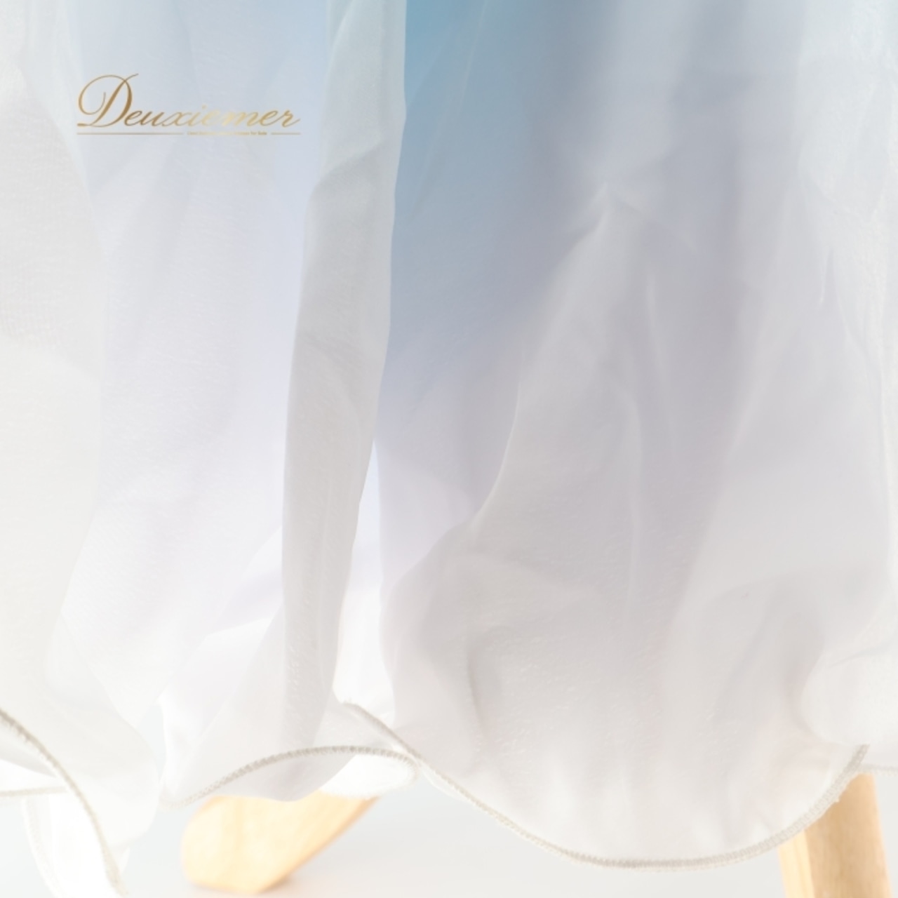 社交ダンス 衣装 スタンダードドレス ワンピース ドレス スタンダード 水色 フロート レース デモ 競技 ダンス パーティ 発表会 白 グラデーション Leirena レイリーナ ブルー系 ホワイト系 フリル 可愛い エレガント スタイリッシュ 青色 発表会用