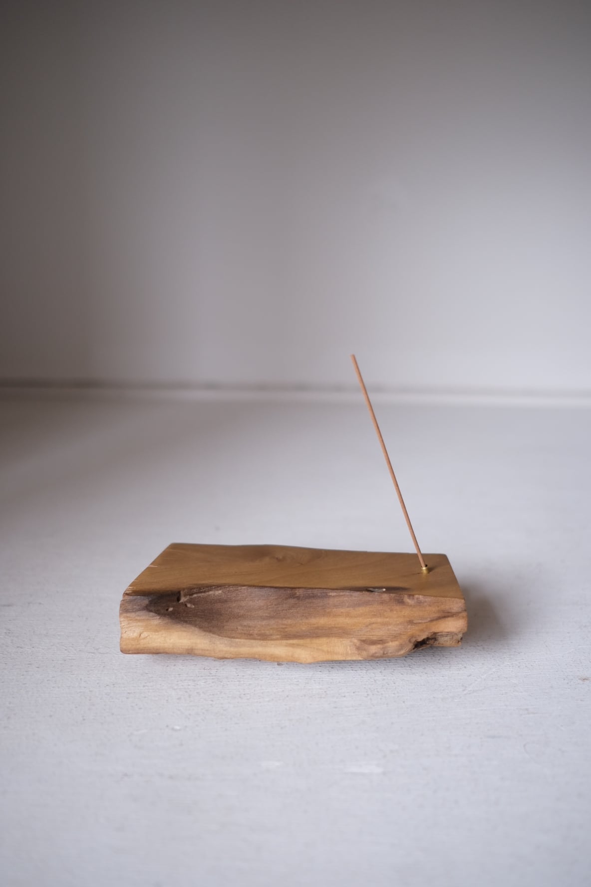 一枚板お香立て 朴 -Hou- #154