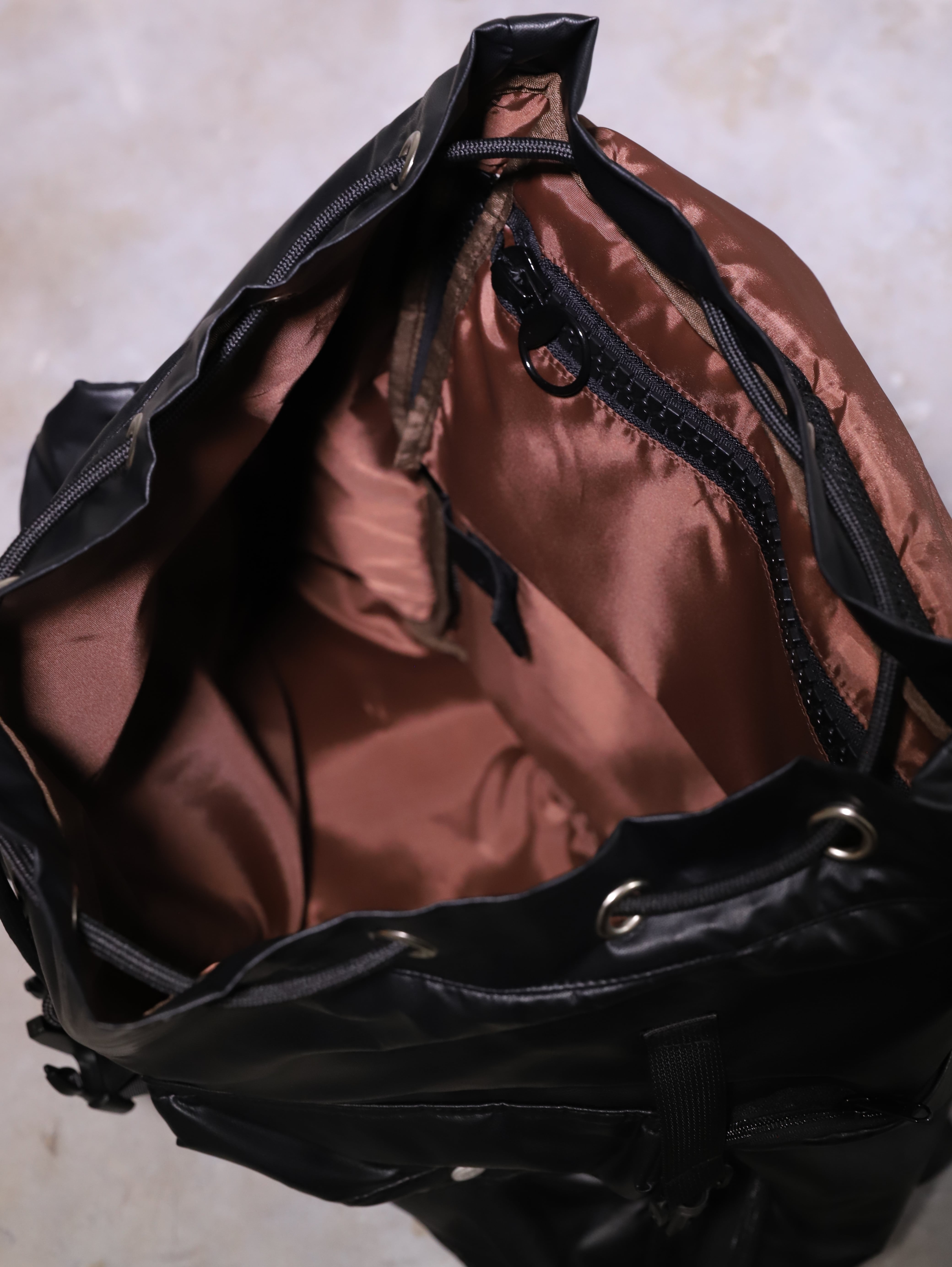 Leather Traveler's Backpack | AMBERGLEAM