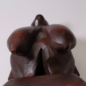 アフリカ部族の木彫り　ヴィーナス土偶のような裸婦像　S5019