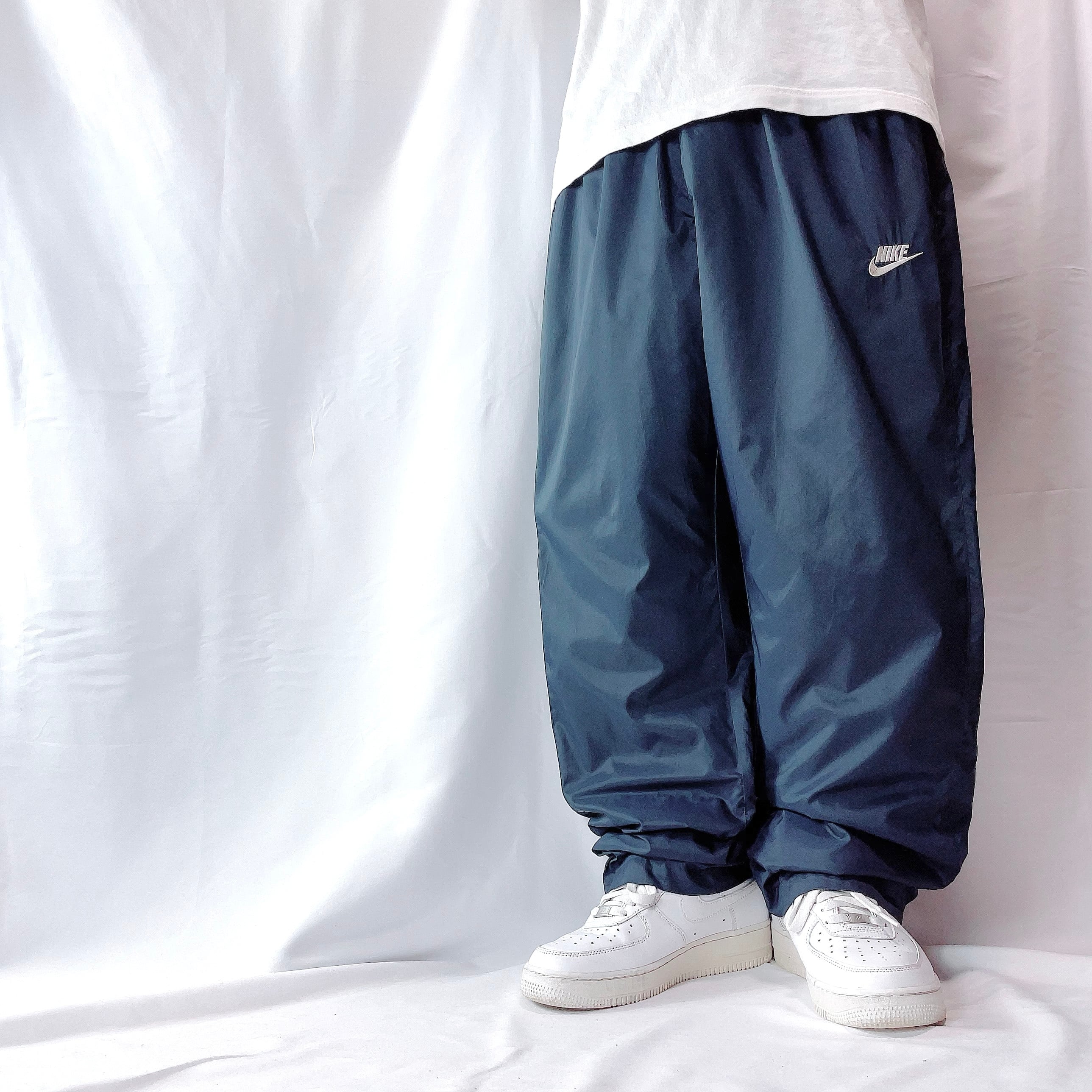 美品✨ NIKE 極太 バギー ナイロンパンツ NIKE ナイキ 極太 バギー ナイロンパンツ ワンポイント ネイビー 紺 XL