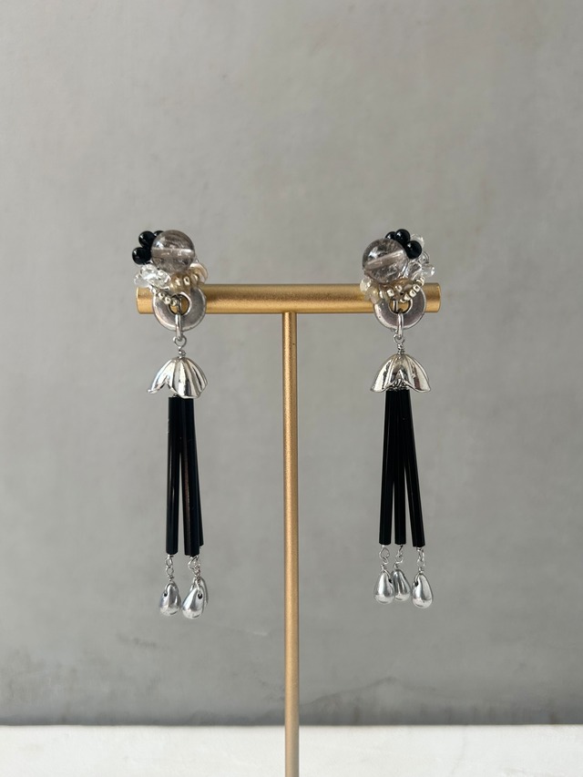 アイリススモーキーの大ぶりピアス/イヤリング