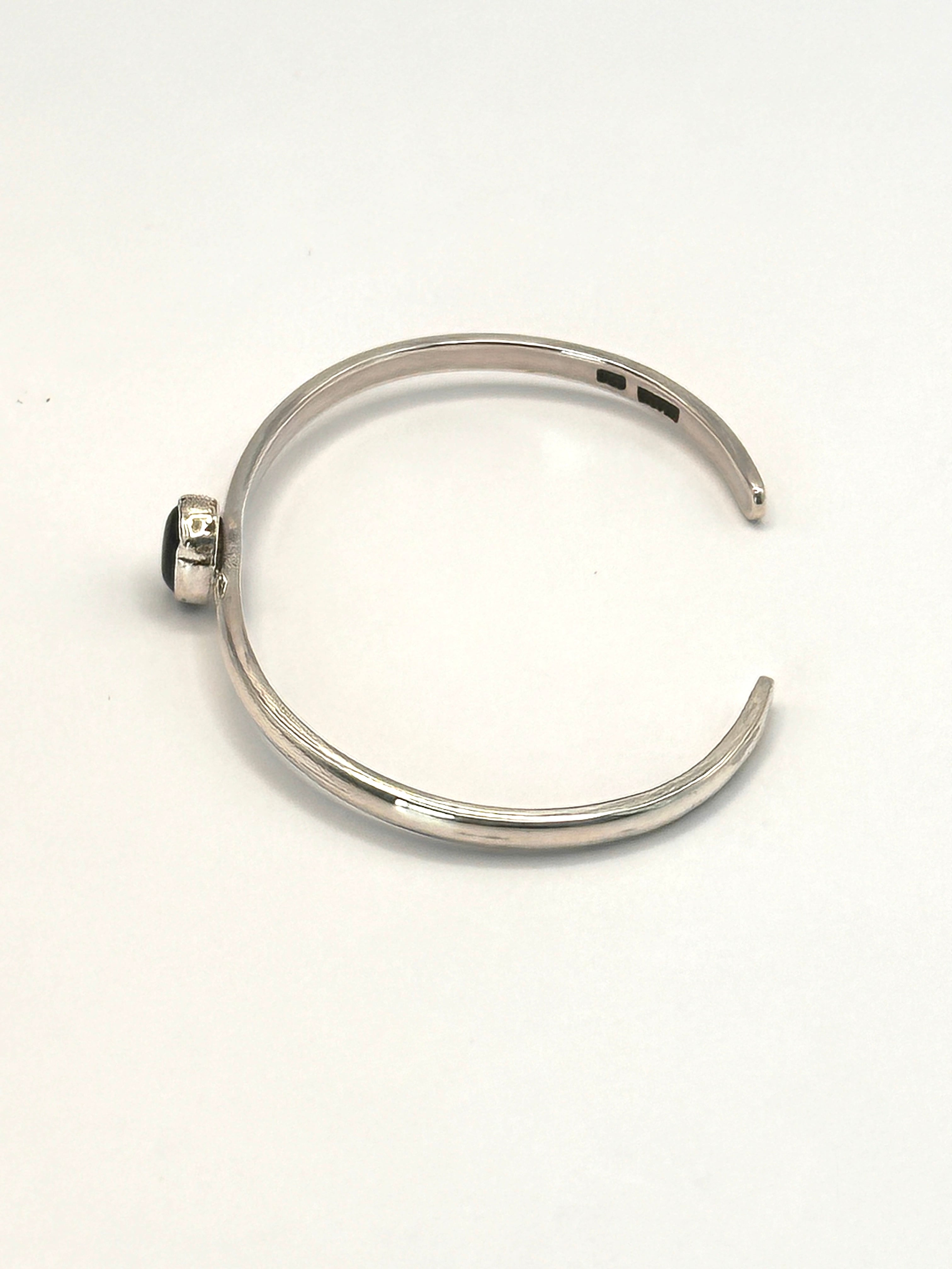 アクセサリー Ericka Nicolas Begay Onyx Silver Bangle Ericka Nicolas Begay ONYX Bangle | OLD HANNNA