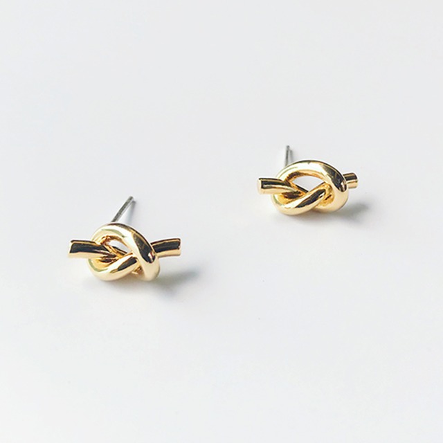 タイニーノッツピアス K0043