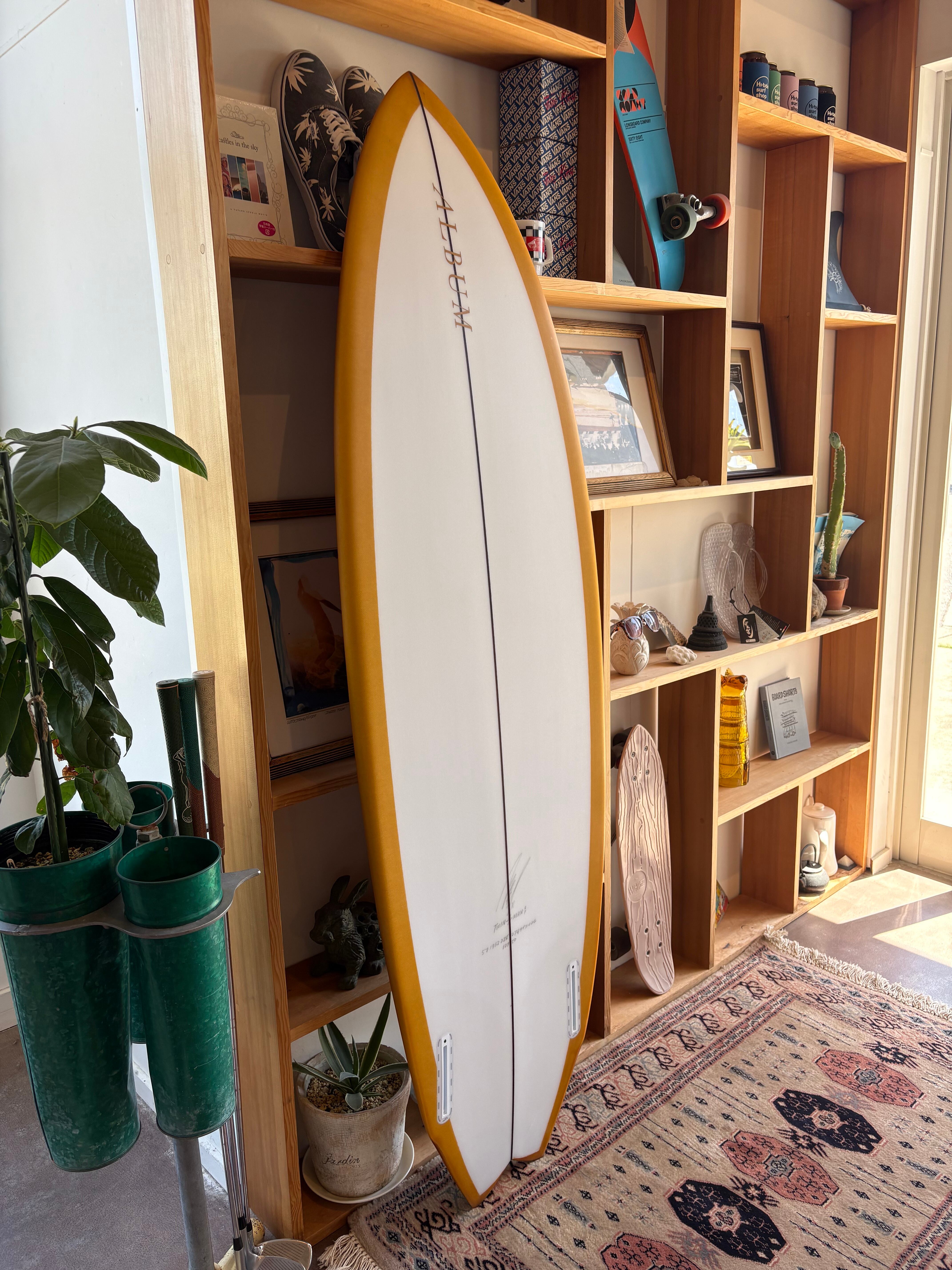 ALBUM SURFBOARD 5'7