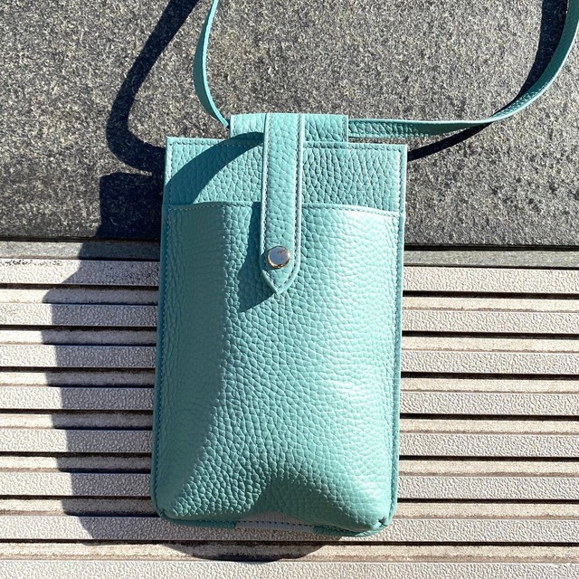 【スマホポーチ04】　レザースマホポーチ