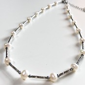 季節もお洋服も選ばず使えるので有難い一品！ 淡水パール パイプ ネックレス ne1100