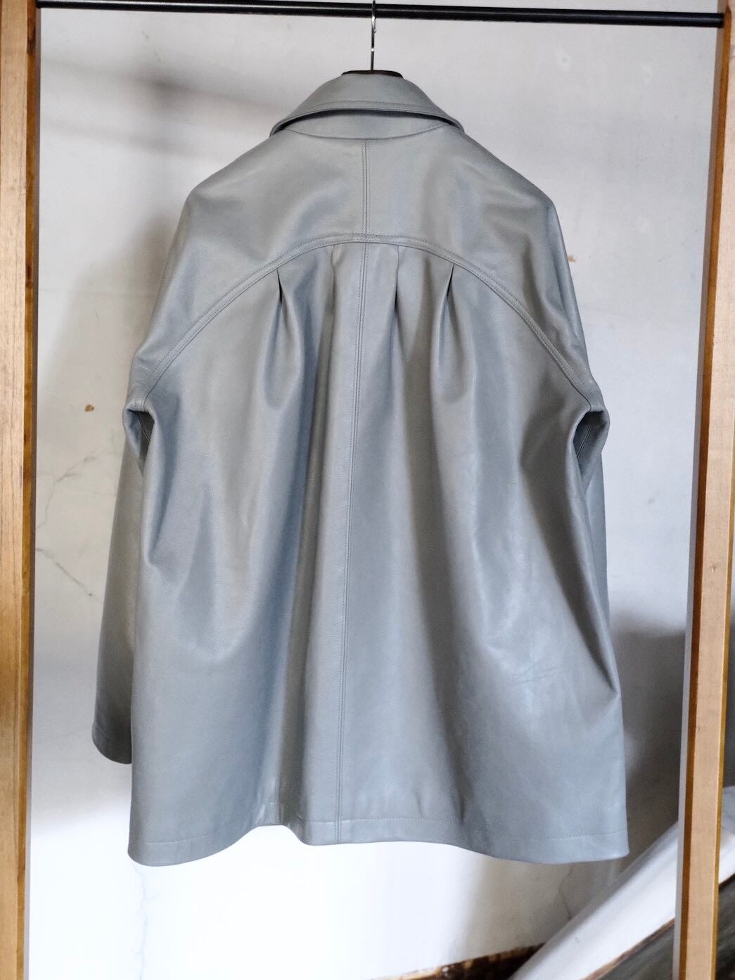 ENCOMING】 BACK PLEATED BLOUSON | THE OUR ENCOMING】 BACK PLEATED BLOUSON | THE OUR