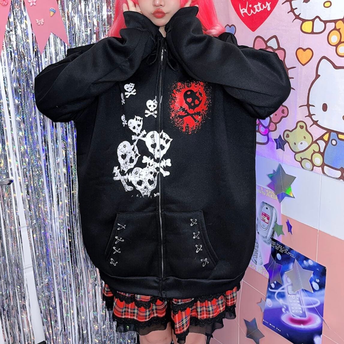 【予約】skull print hoodie with safety pin