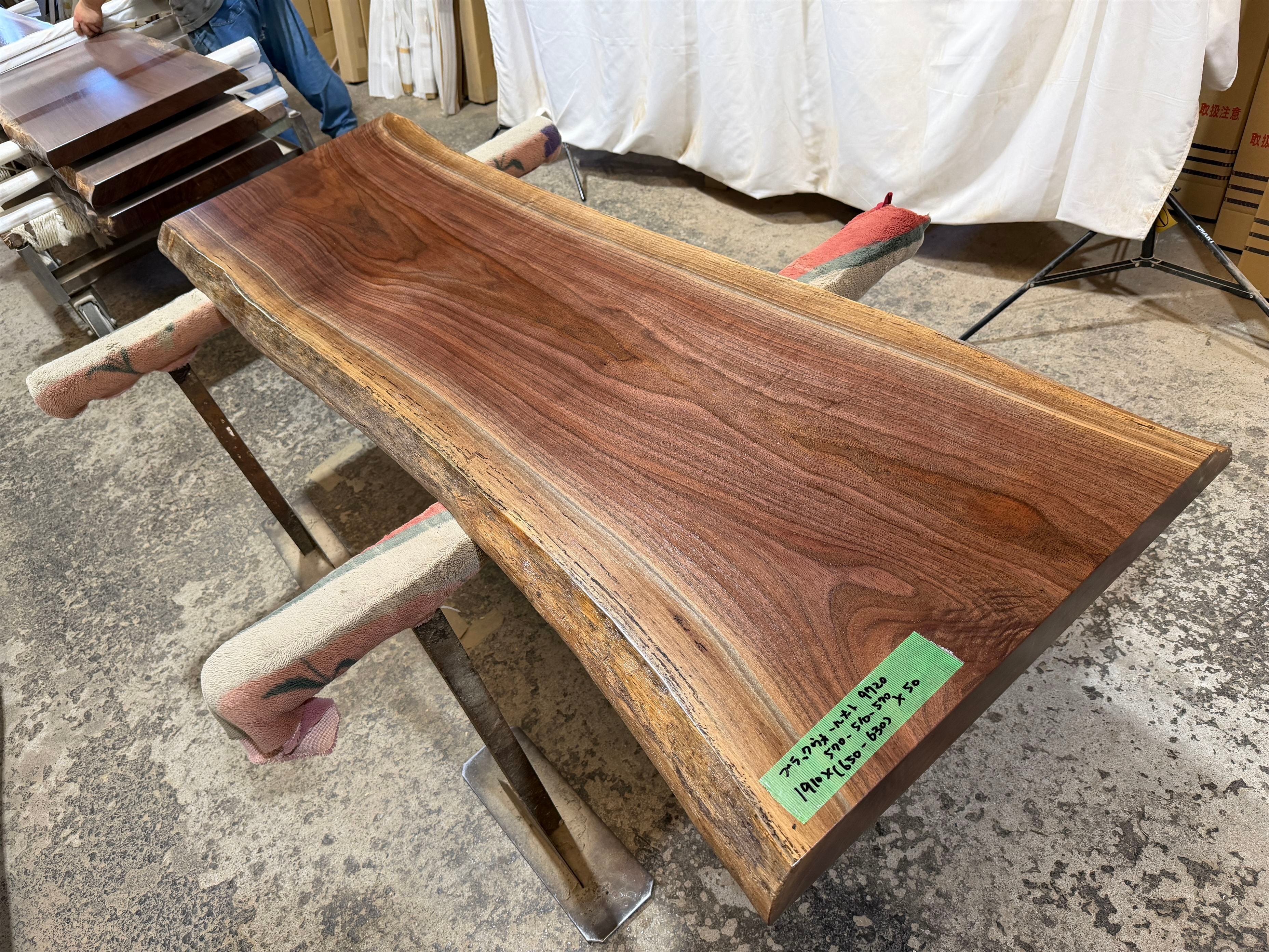 ブラックウォールナット9720 一枚板無垢 乾燥材 1910x570-510-570x50mm カウンター ローテーブル センターテーブル テーブル