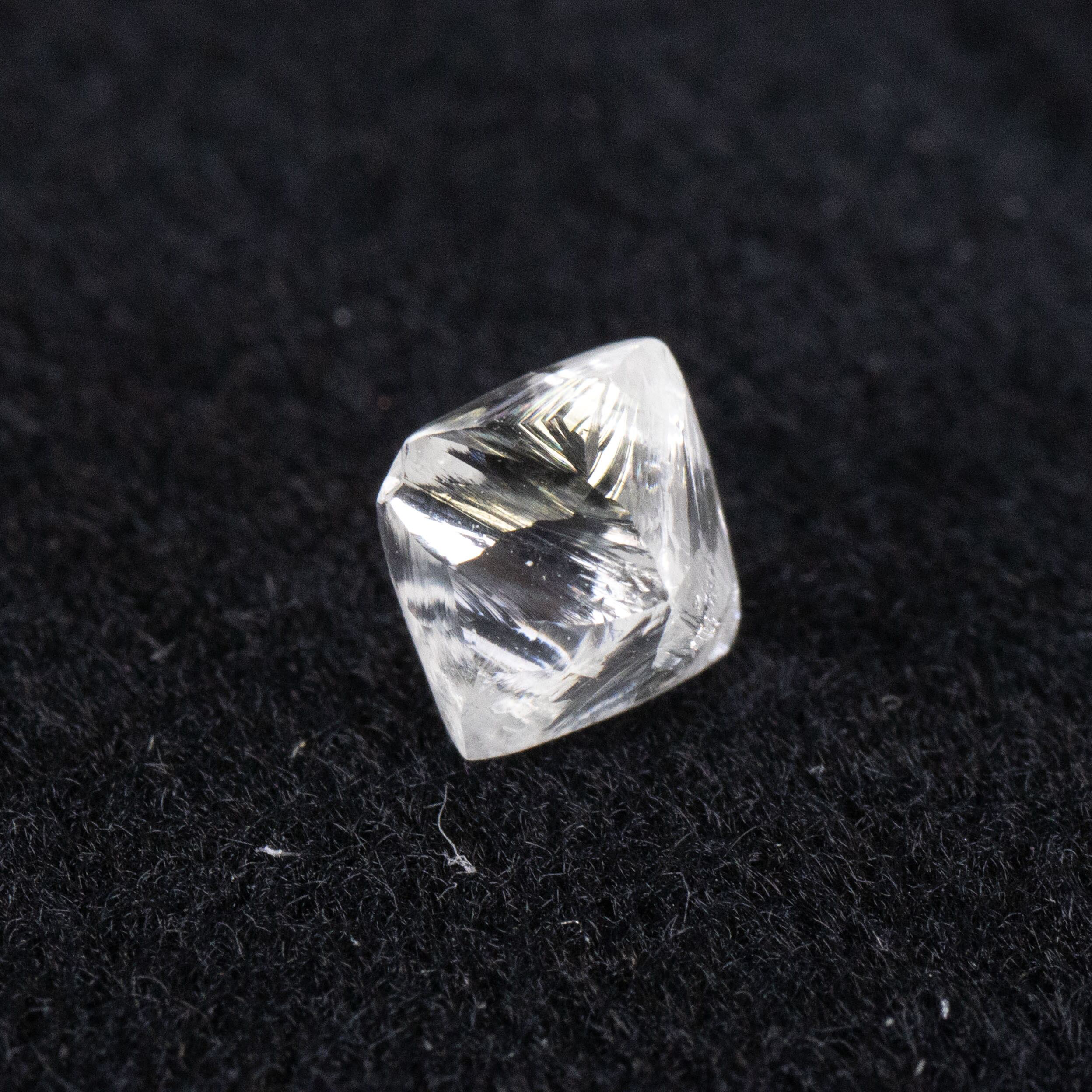 【お値下げ】アンカットダイヤモンド ソーヤブル原石 0.609ct