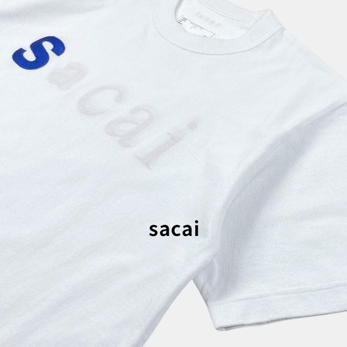 sacai サカイ 23SS 青山店限定 刺繍 ロゴ 半袖 Tシャツ 厚手 コットン トップス 日本製 23-0671S ホワイト / J&NREUSE メンズ トップス