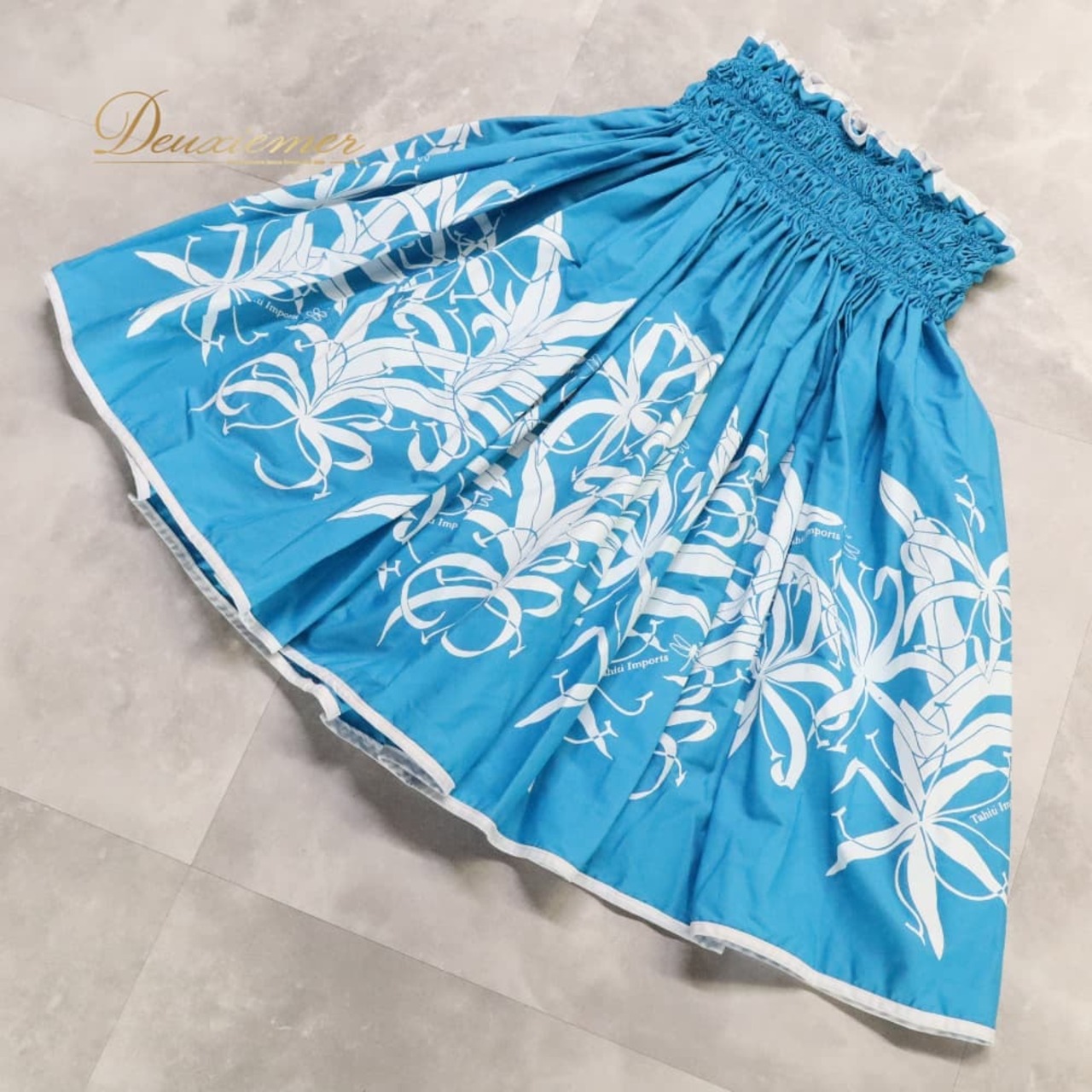 フラダンス 衣装 TAHITI IMPORTS タヒチインポーツ Anela Wink パウスカート ブルー系 花柄 植物柄 ハワイアンプリント ハワイアン ハワイアンダンス アロハ フラ ダンス レッスン 練習 シングル スカート フレア 水色 白 ホワイト系 華やか 鮮やか かわいい おしゃれ 上品 さわやか