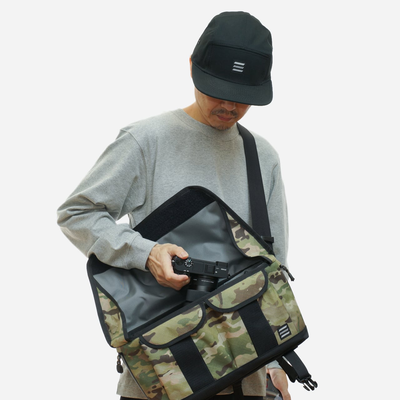 メッセンジャー カメラバッグB V2 / X-Pac / 軽量 / 耐水 / Messenger