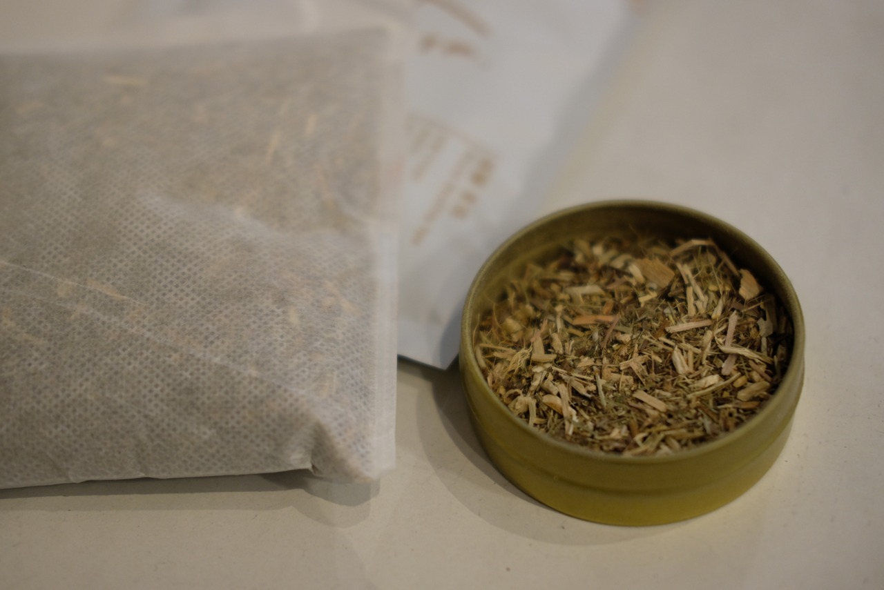 賣艸人家 ｜ 暖身湯(入浴パックとブレンド茶のセット)