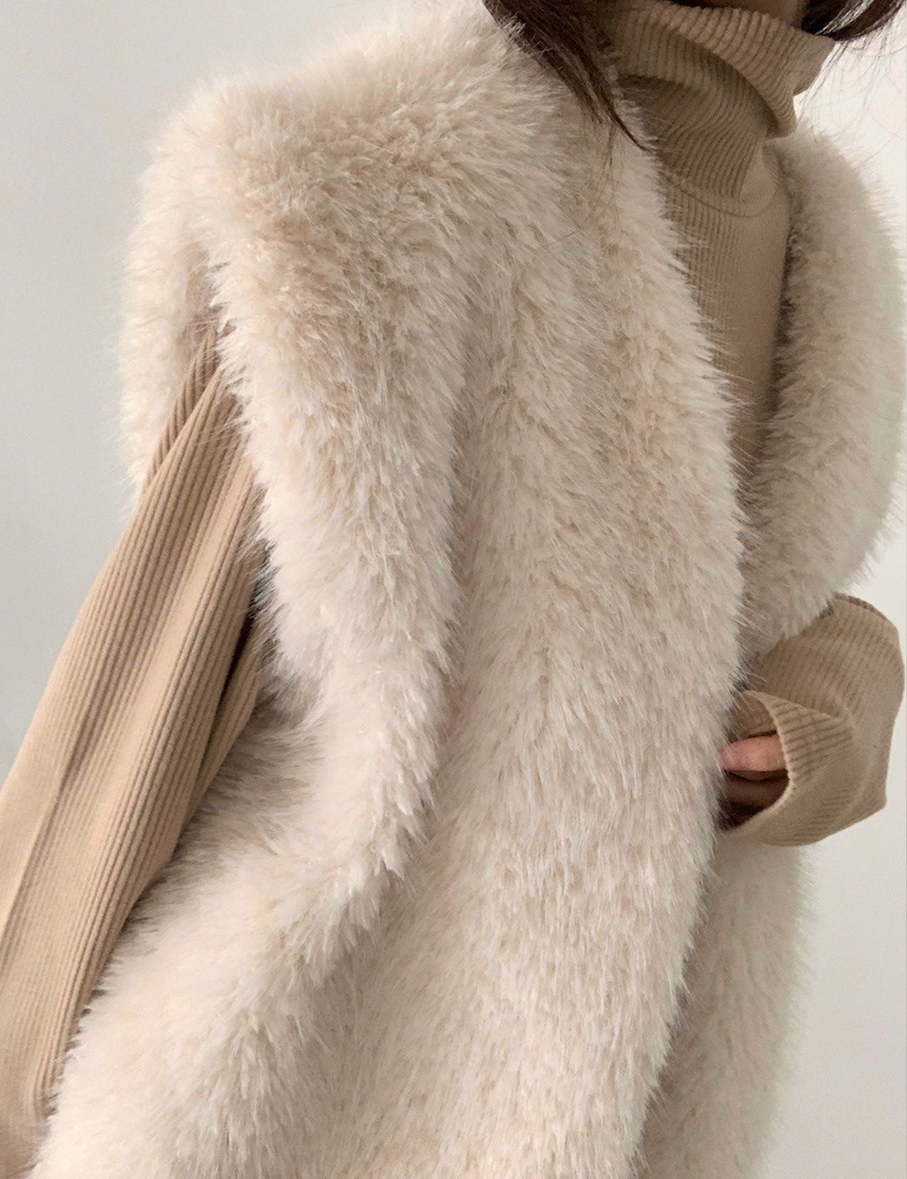 【新作5%OFF・3日間】Volume Eco-Fur Vest_2colors