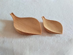 木製　小物トレイ　蓮の花びら　