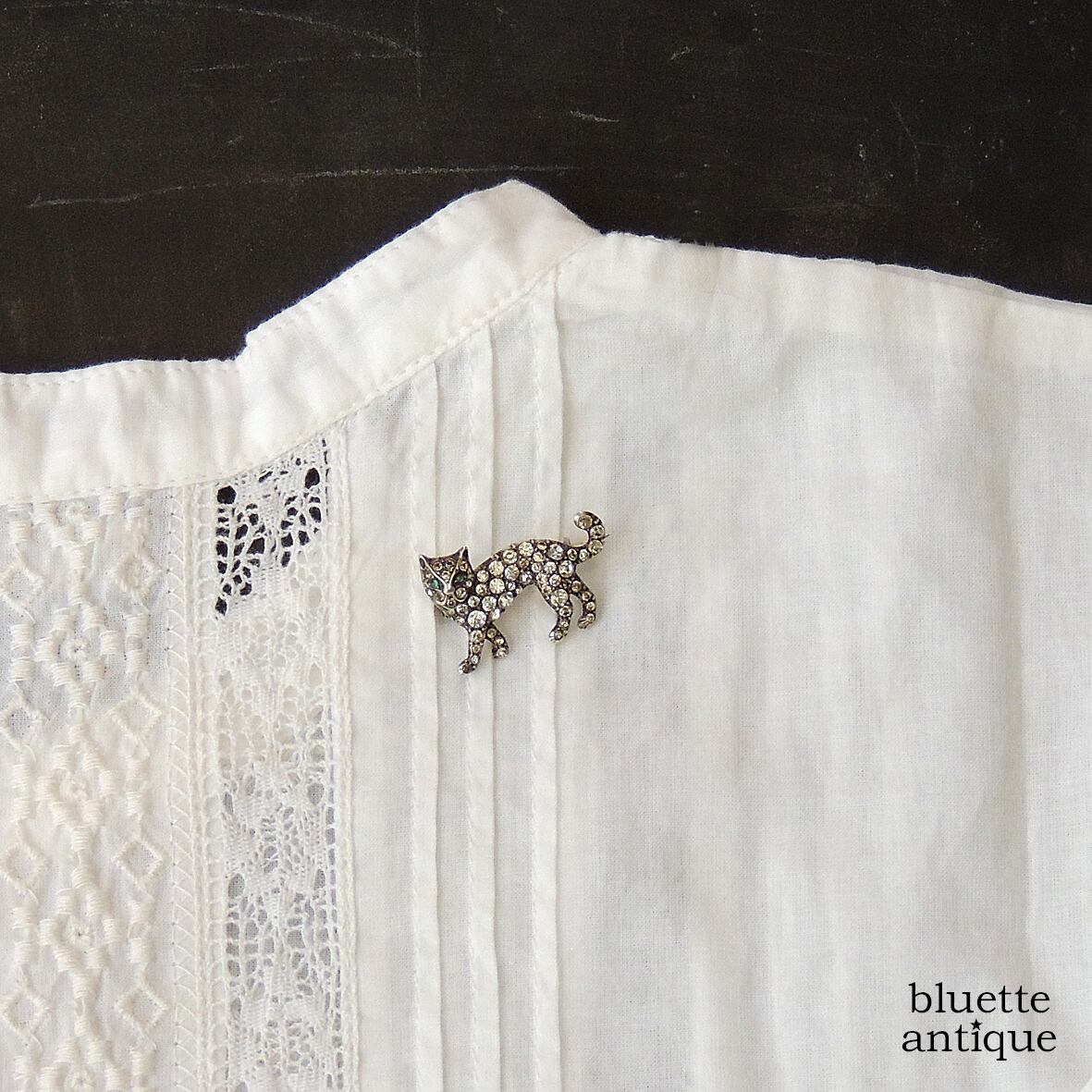 アンティークシルバー(刻印付)ビッグネコのブローチ