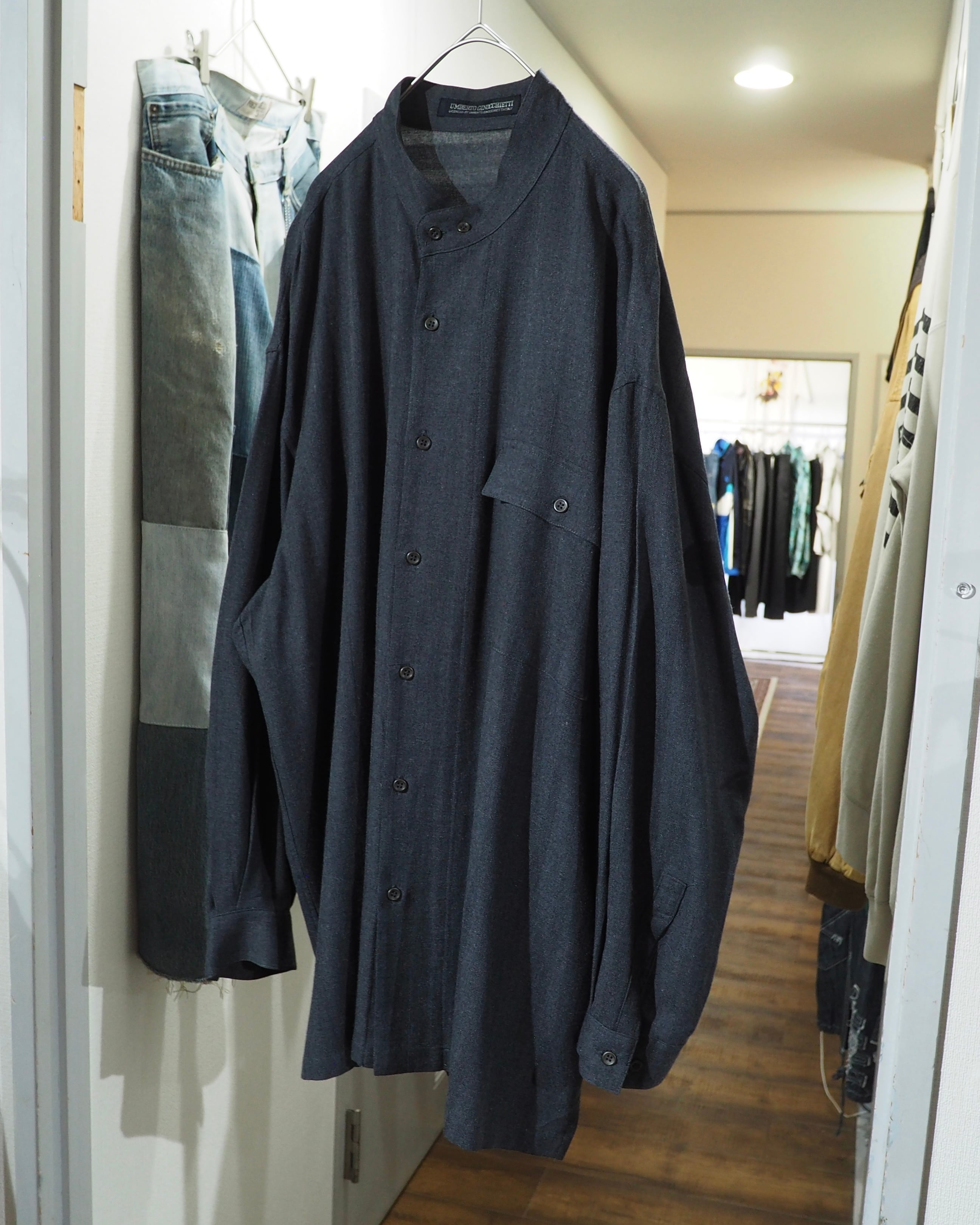 1990s " UMBERTO GINOCCHIETTI " Beautiful Charcoal Gray Color Vintage Over Silhouette No Collar Shirt