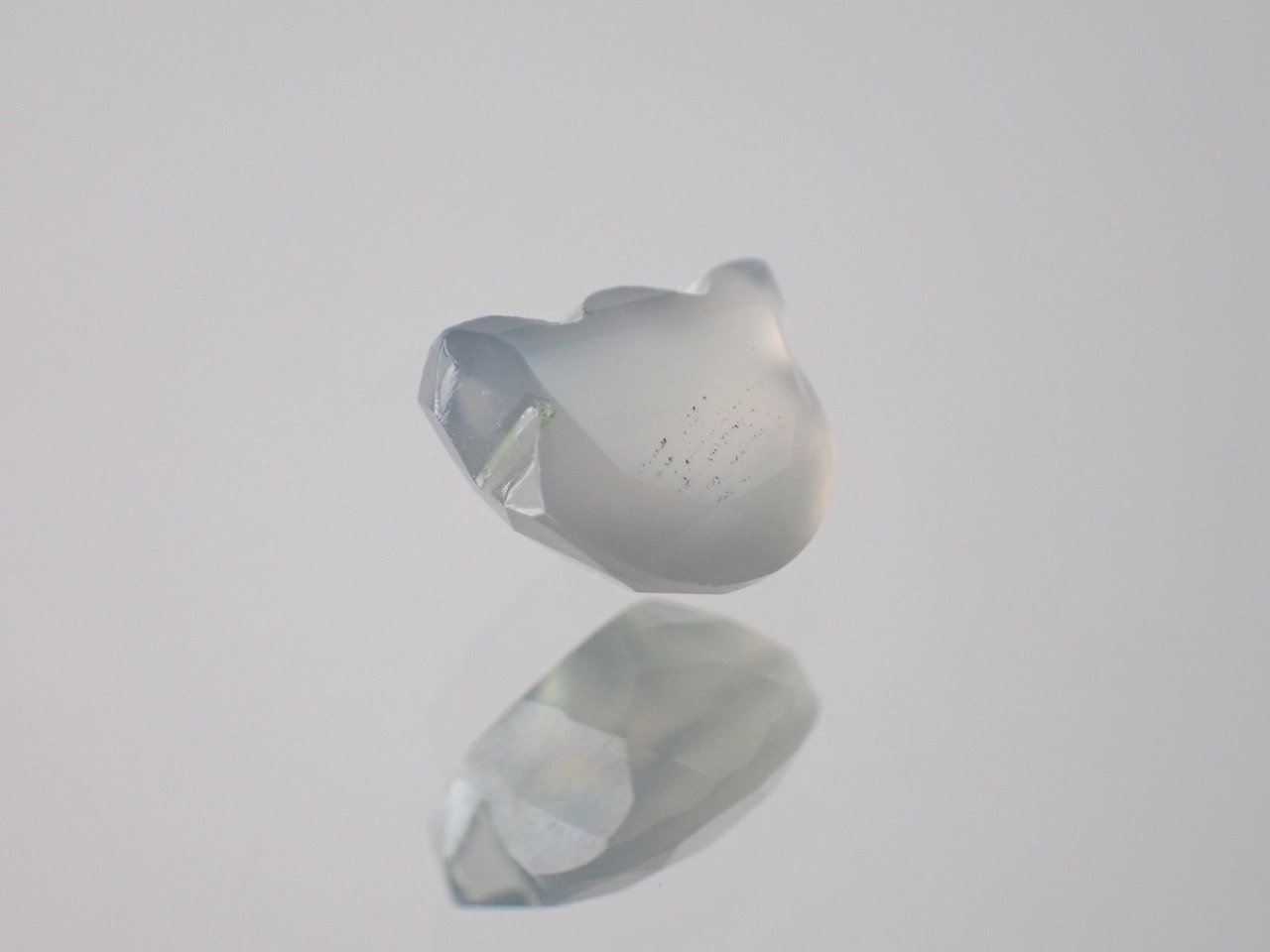 グレーカルセドニー（猫カット）　1.76ct　[C13‐592]