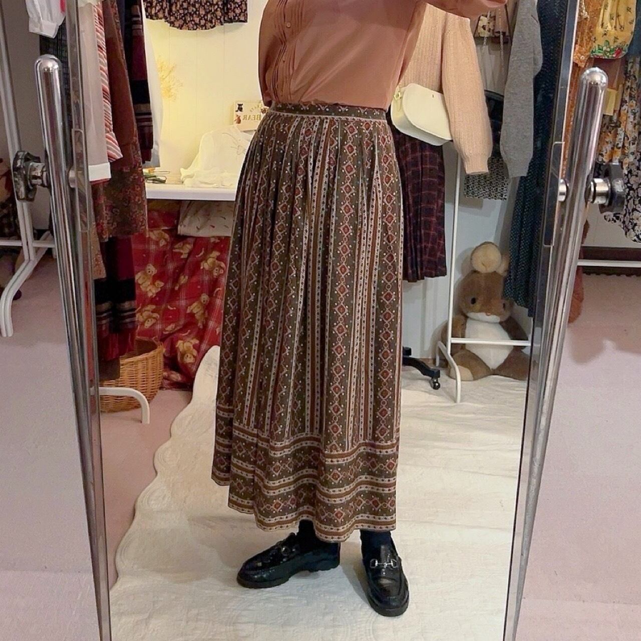 tyrolean line gather flare skirt