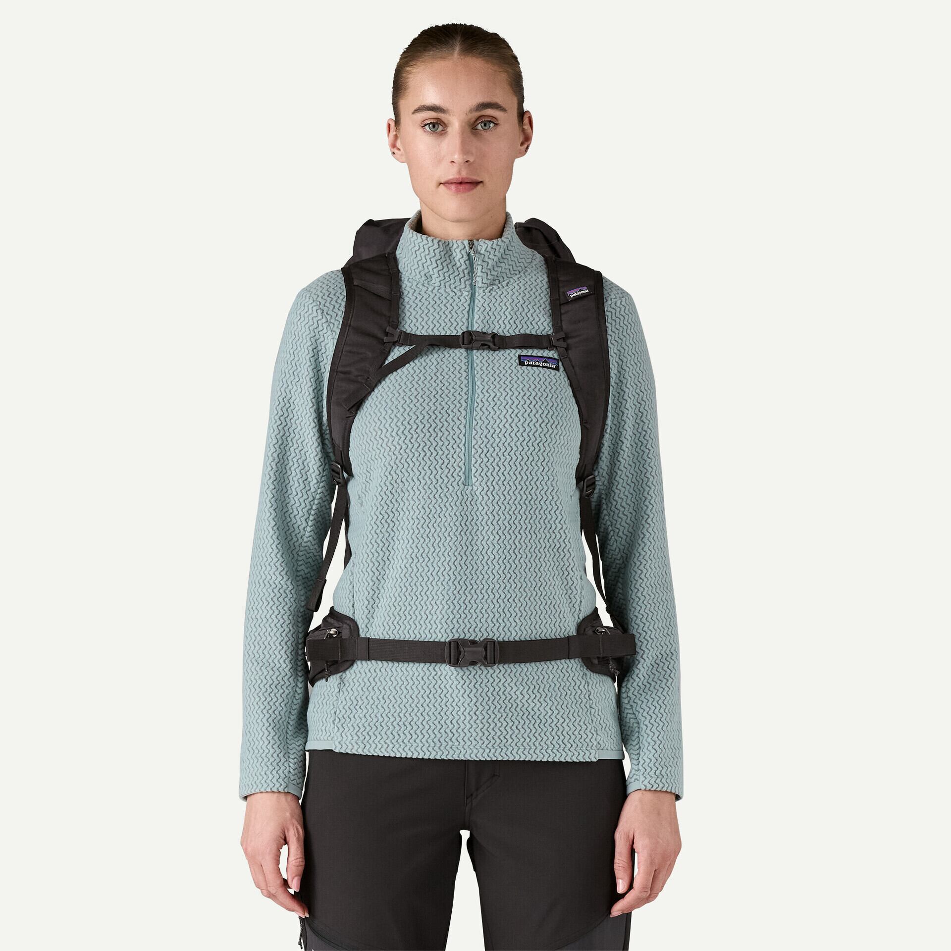 テラヴィア・パック 28L 48911 Black | パタゴニア正規販売代理店