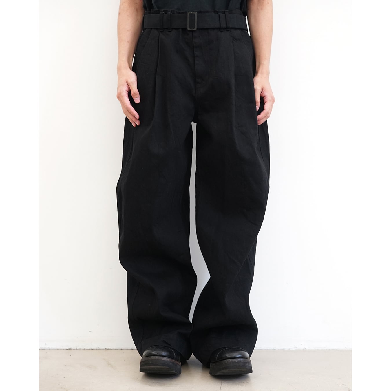 The Viridi-anne] (ザヴィリディアン) VI-4022-04 BLACK DENIM WIDE