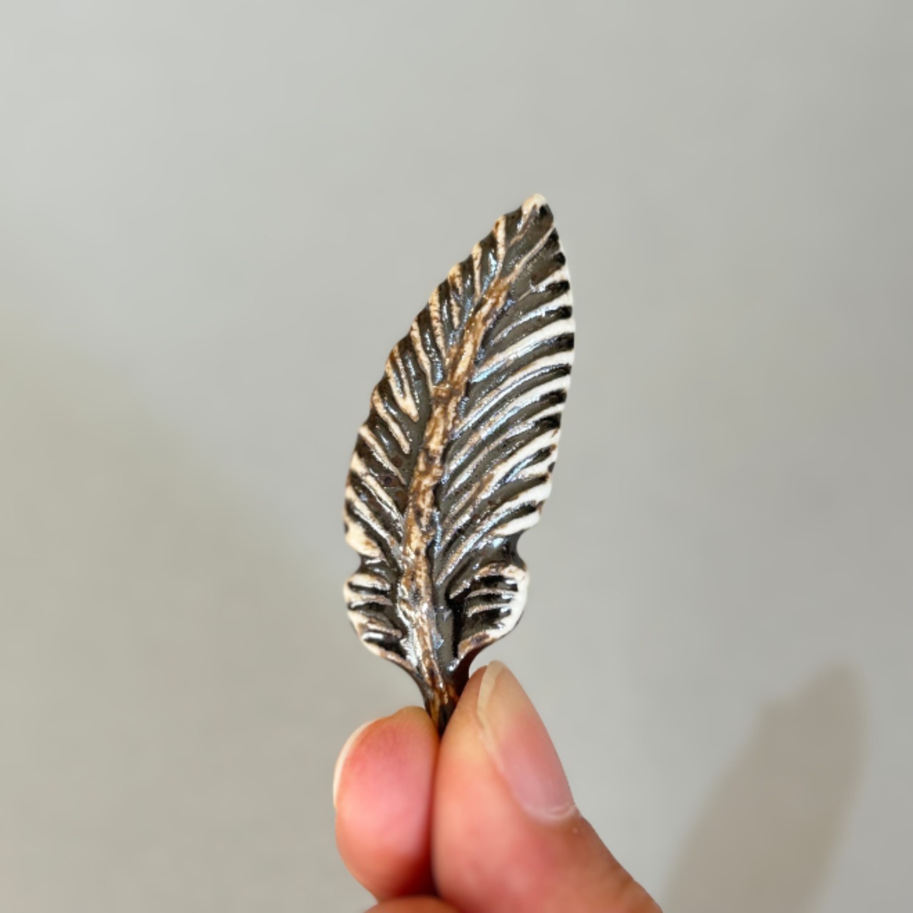 雷鳥の羽　ブローチ
