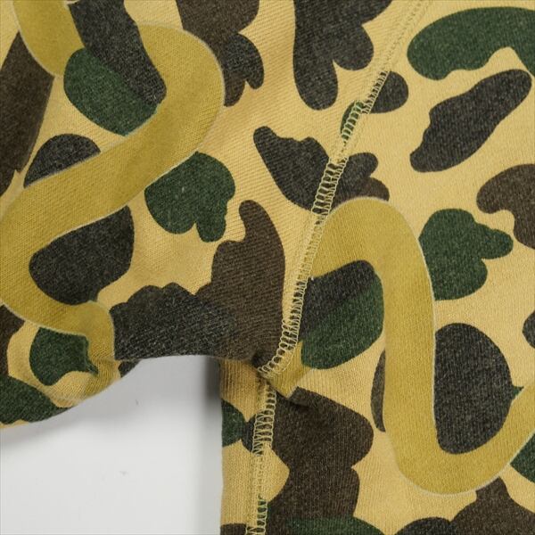 Size【M】 A BATHING APE ア ベイシング エイプ ×KAWS YELLOW CAMO