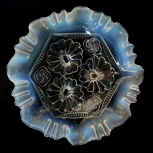 オパールセントガラスのフルーツ皿