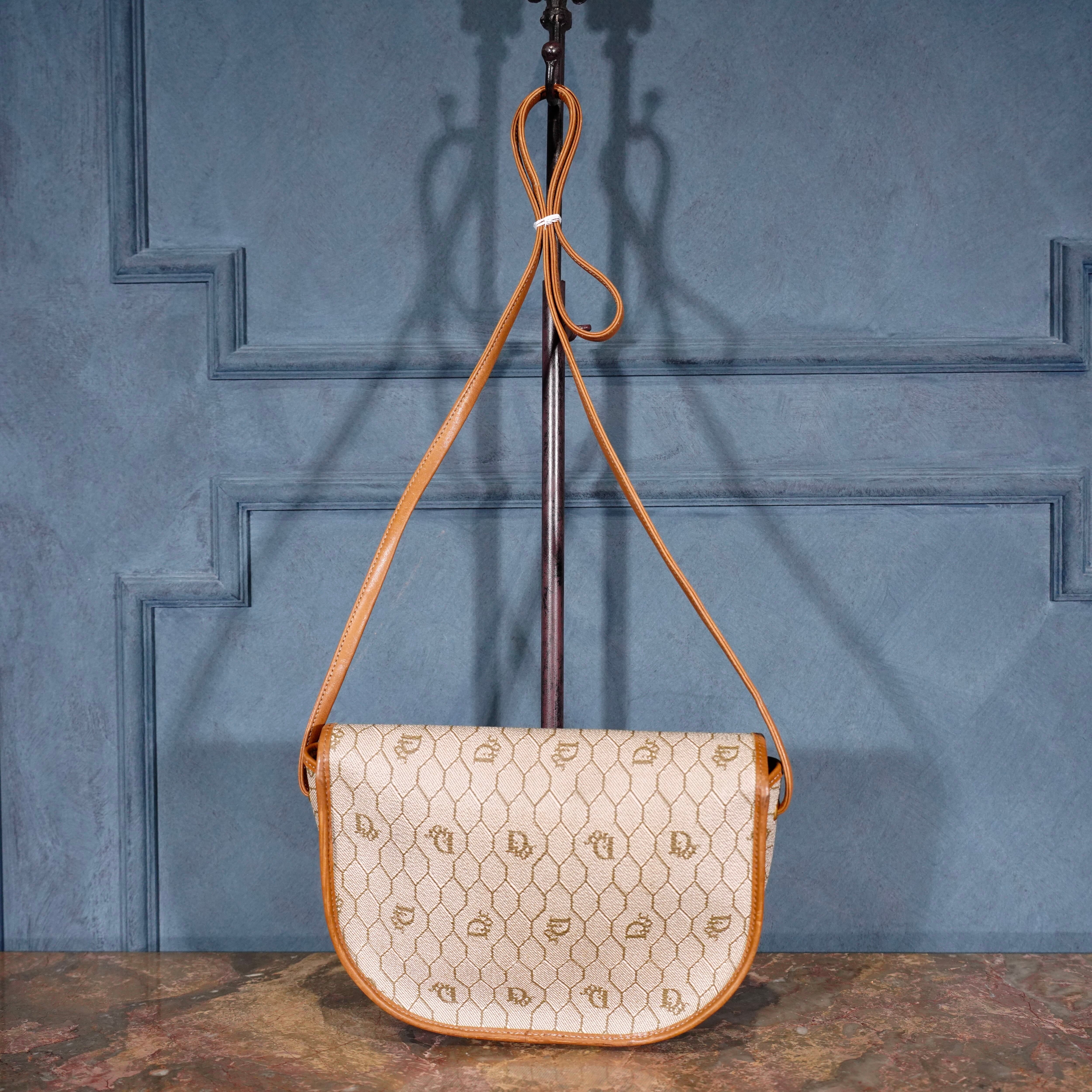 Christian Dior HONEYCOMB PATTERNED SHOULDER BAG/クリスチャン