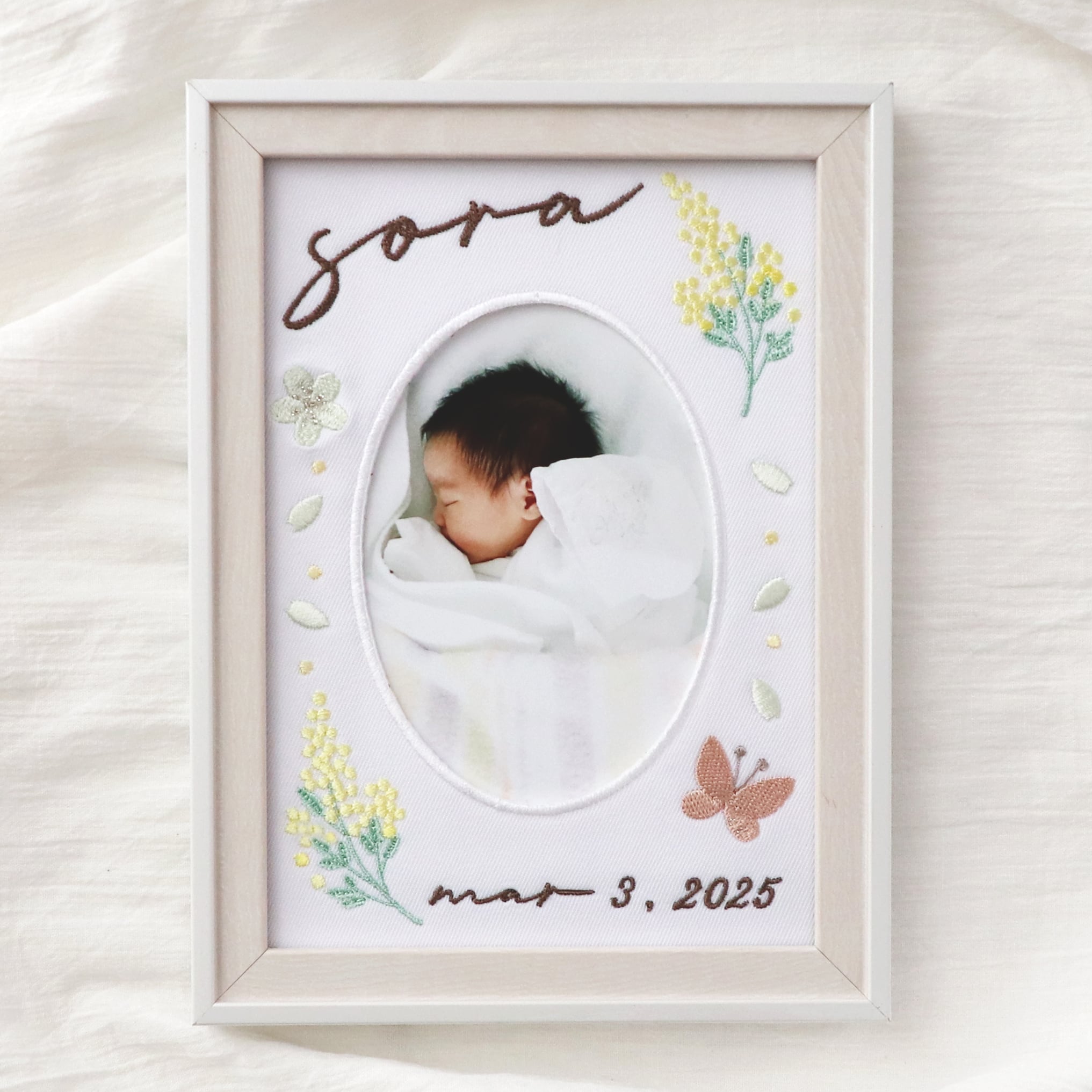 ミモザ刺繍のフォトフレーム命名書（ピンク・選べるフレーム付・2L