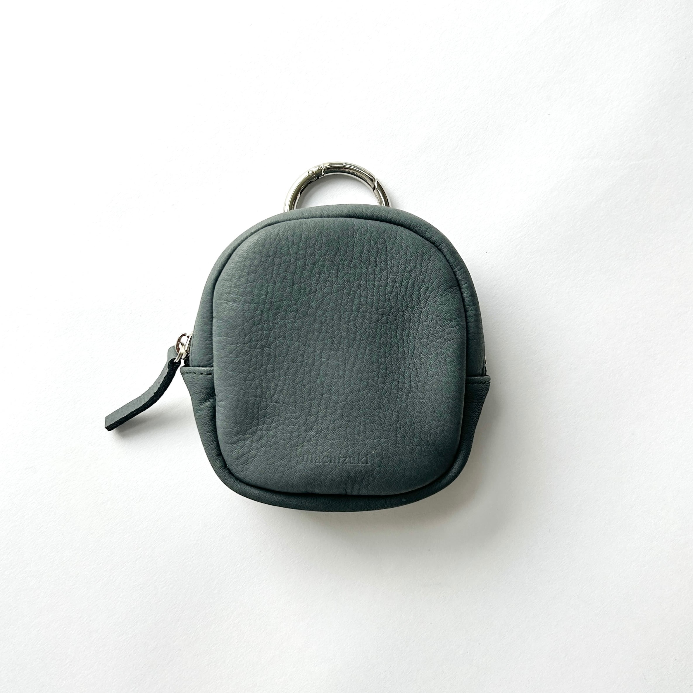 カラビナ付きミニポーチ / サステナブルレザー（国産本牛革） | Machizuki