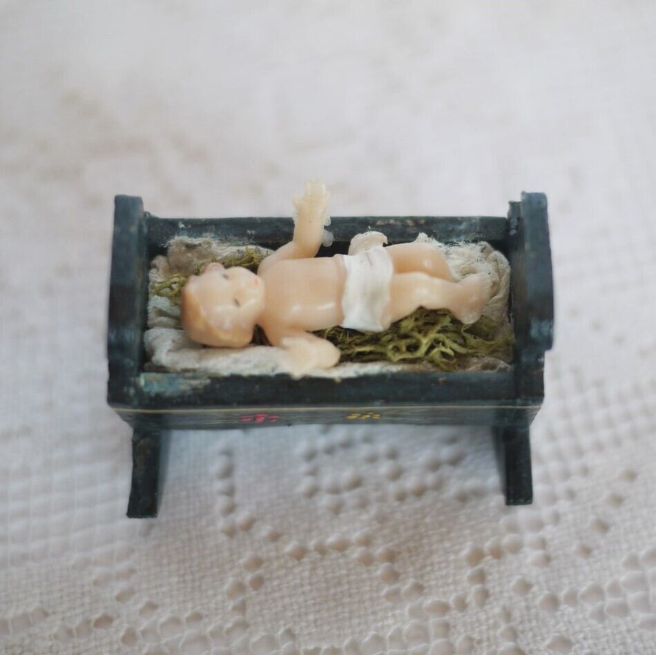 赤ちゃんイエス クリッペ 木製ゆりかご Faschenkind