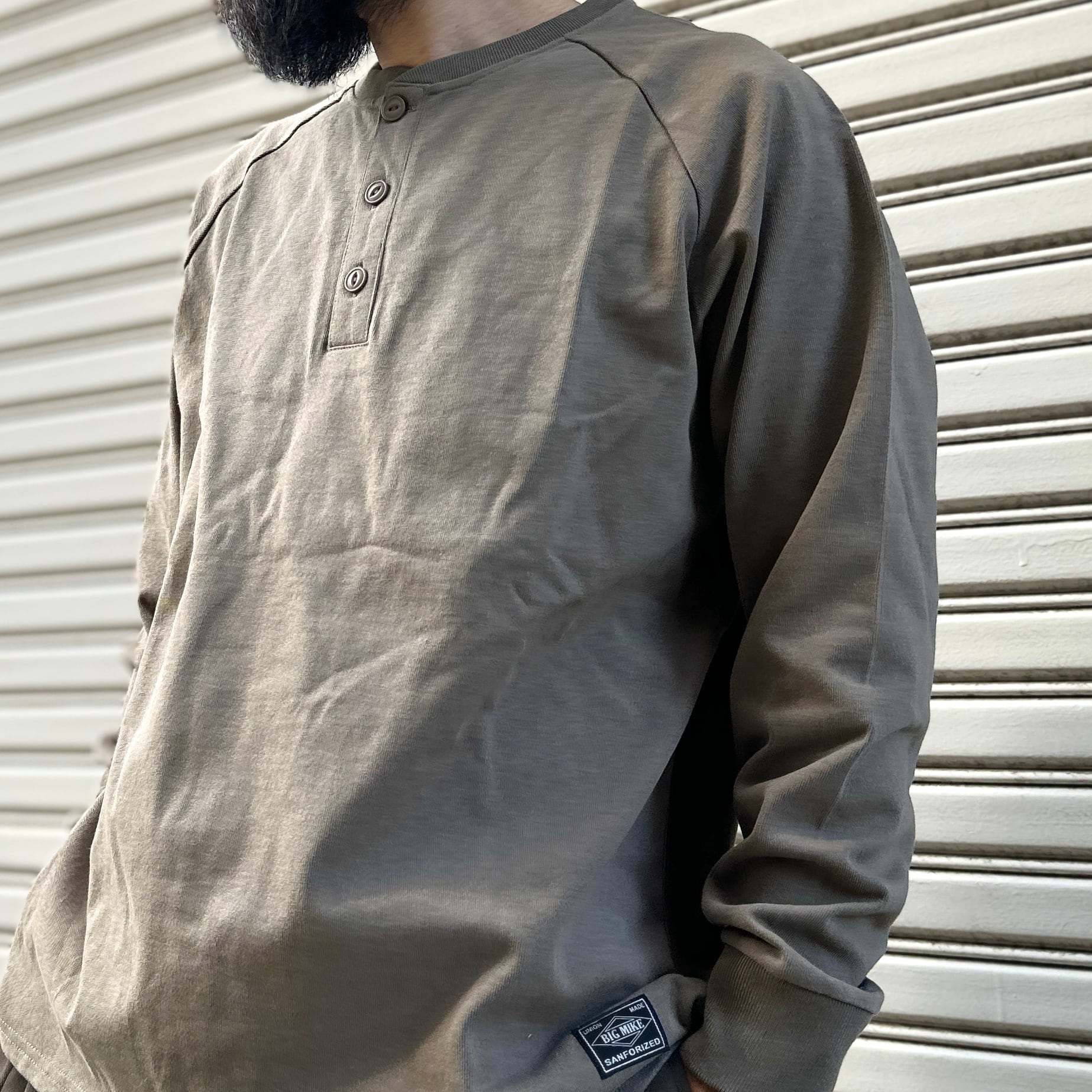 BIGMIKE / 10OZ Henry Neck L/S Tee / NATURAL ASH CHARCOAL | feels