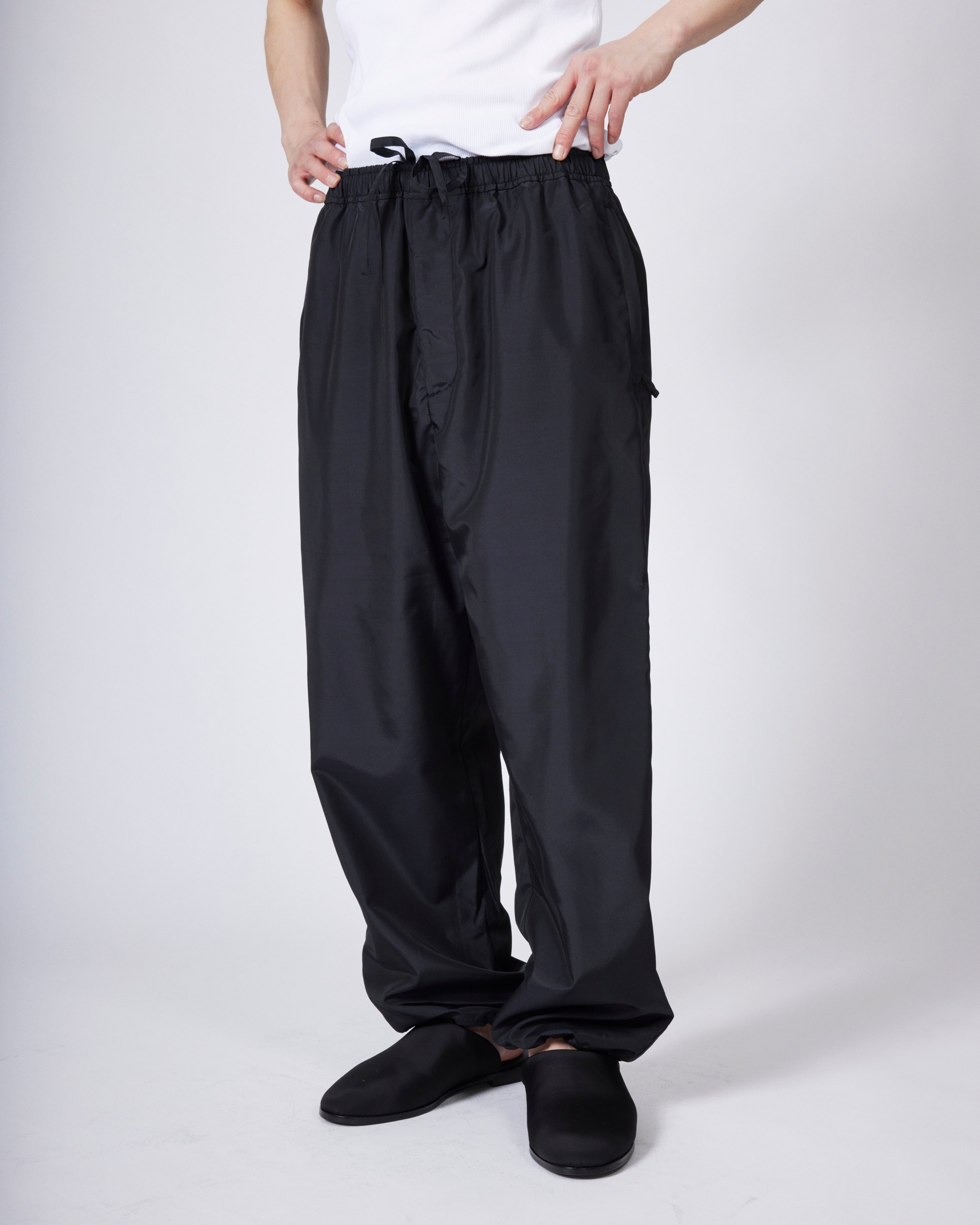 everyone nylon silk track pants (BLACK) | everyone