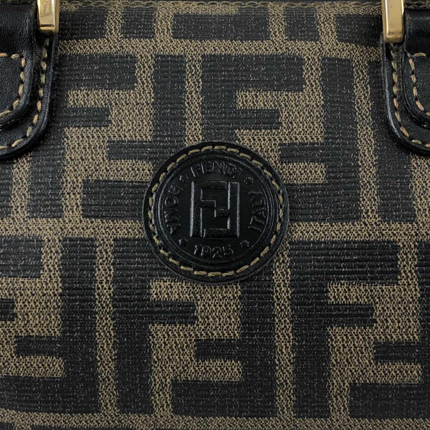 FENDI フェンディ ズッカ ショルダーバッグ ブラック PVCレザー 2way