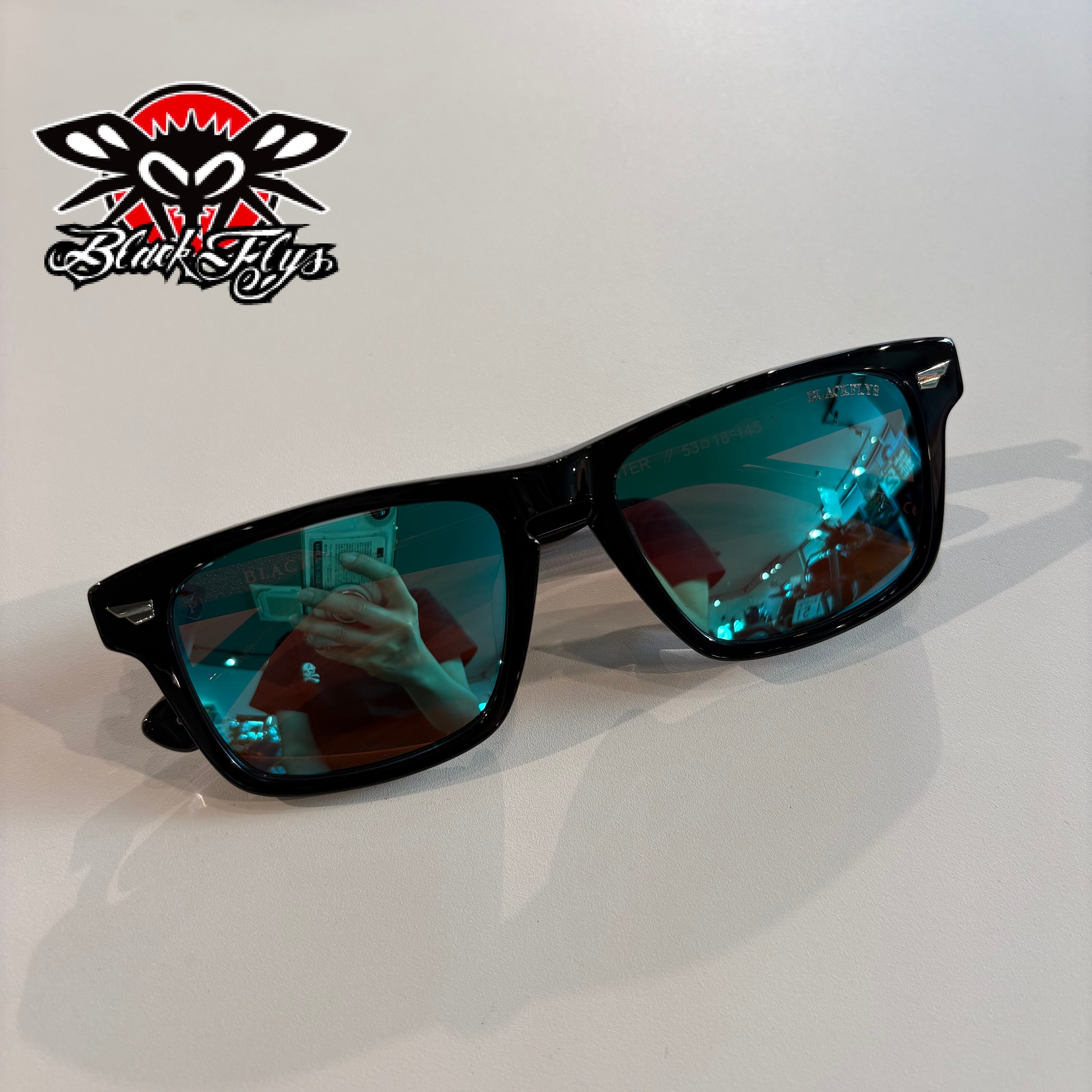 BLACK FLYS サングラス FLY HUNTER ブラック×ブルーミラー 偏光レンズ BLACK FLYS サングラス FLY HUNTER ブラック×ブルーミラー 偏光レンズ