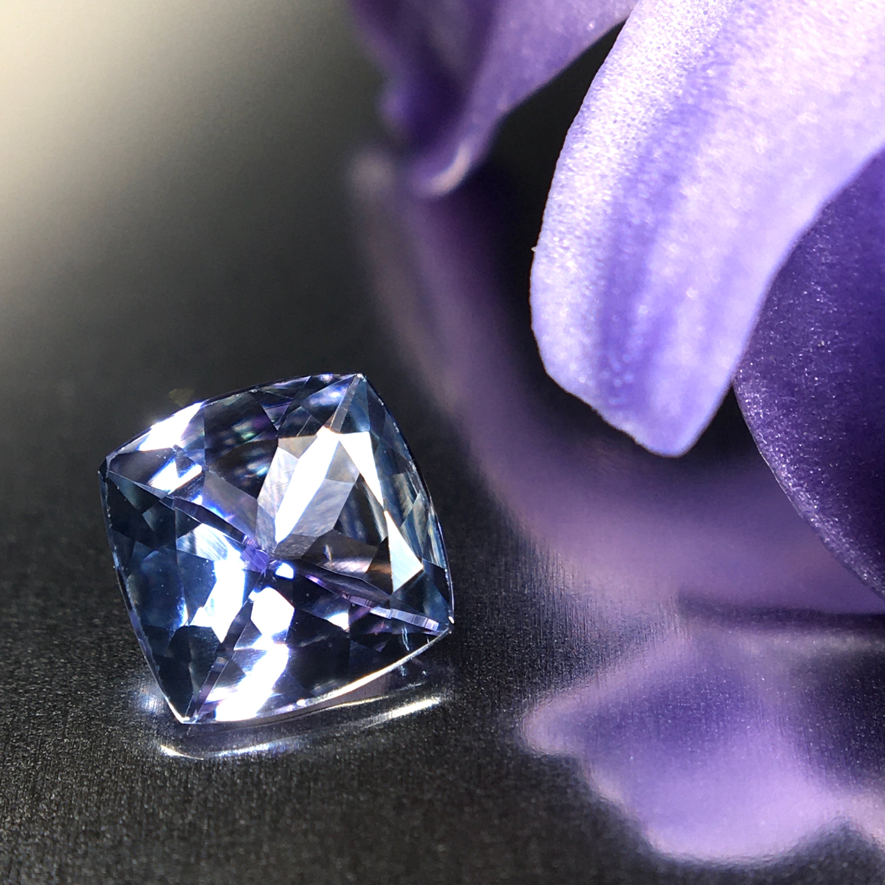 ”藍翠色”の上品な煌めき 0.4ct UP 天然 非加熱 タンザナイト