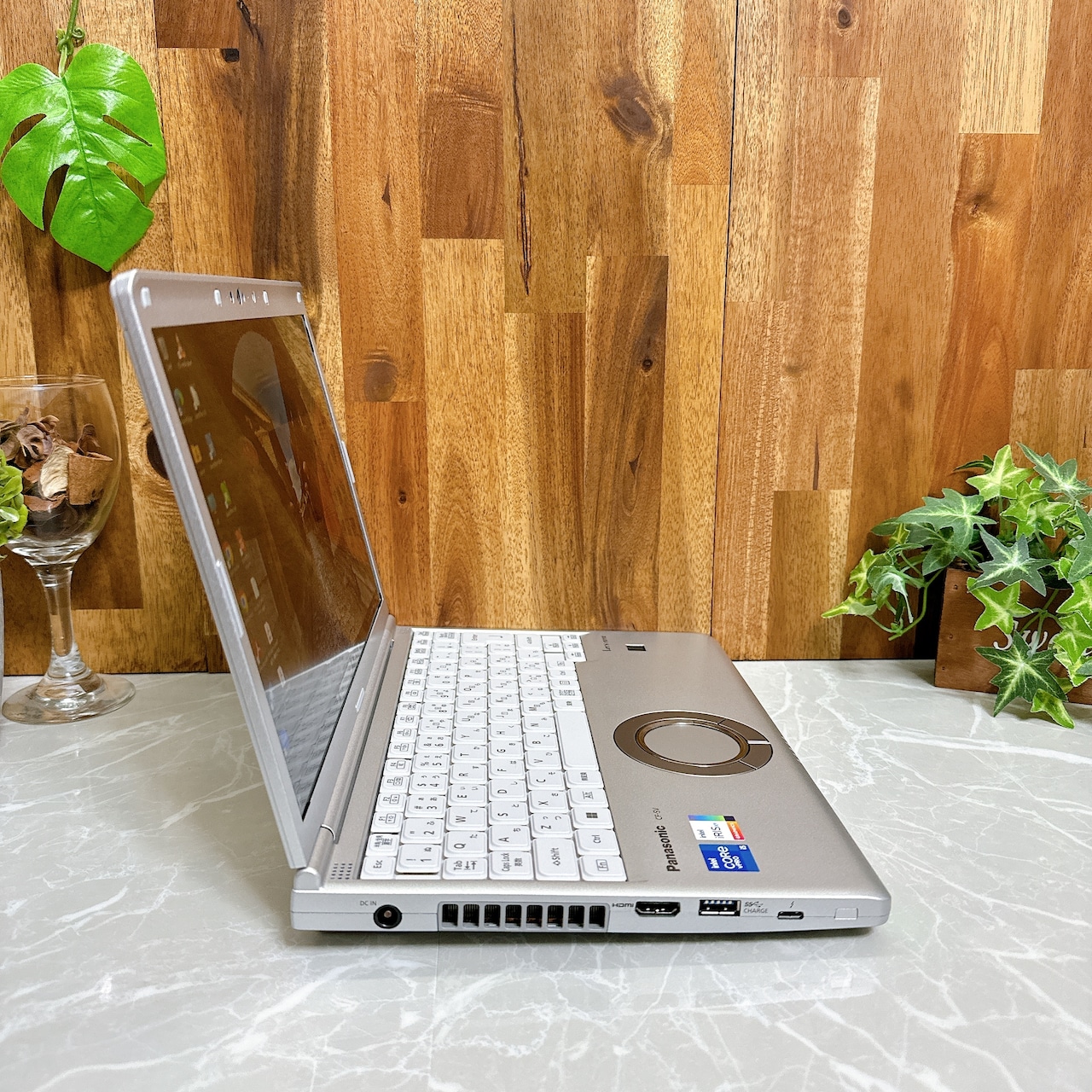 2021年式 Panasonic Let’s note SV1 第11世代Core i5 / メモリ16GB / SSD 256GB / 12.1インチ FHD ノートPC