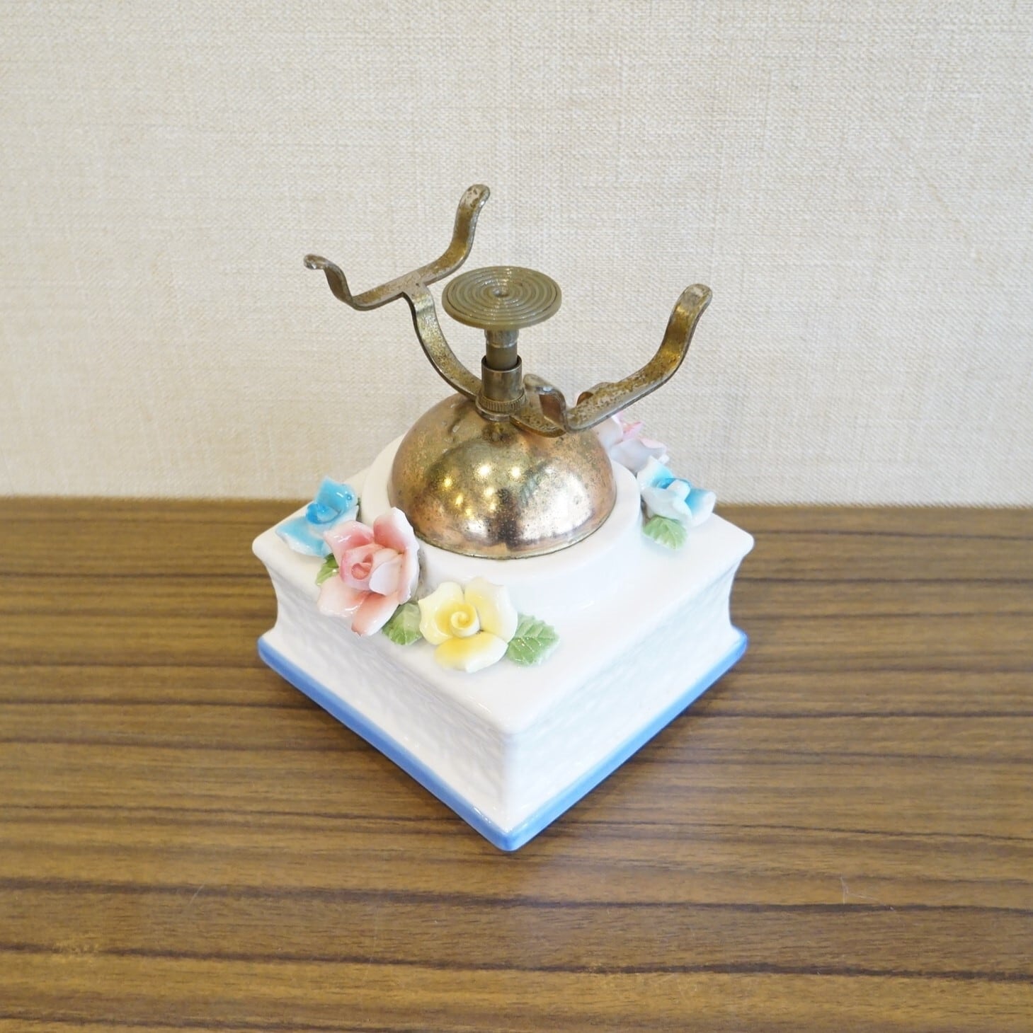 受話器キャラクターオルゴール魅惑のワルツ、日本製 H9291木製オルゴール【コーヒーカップ】