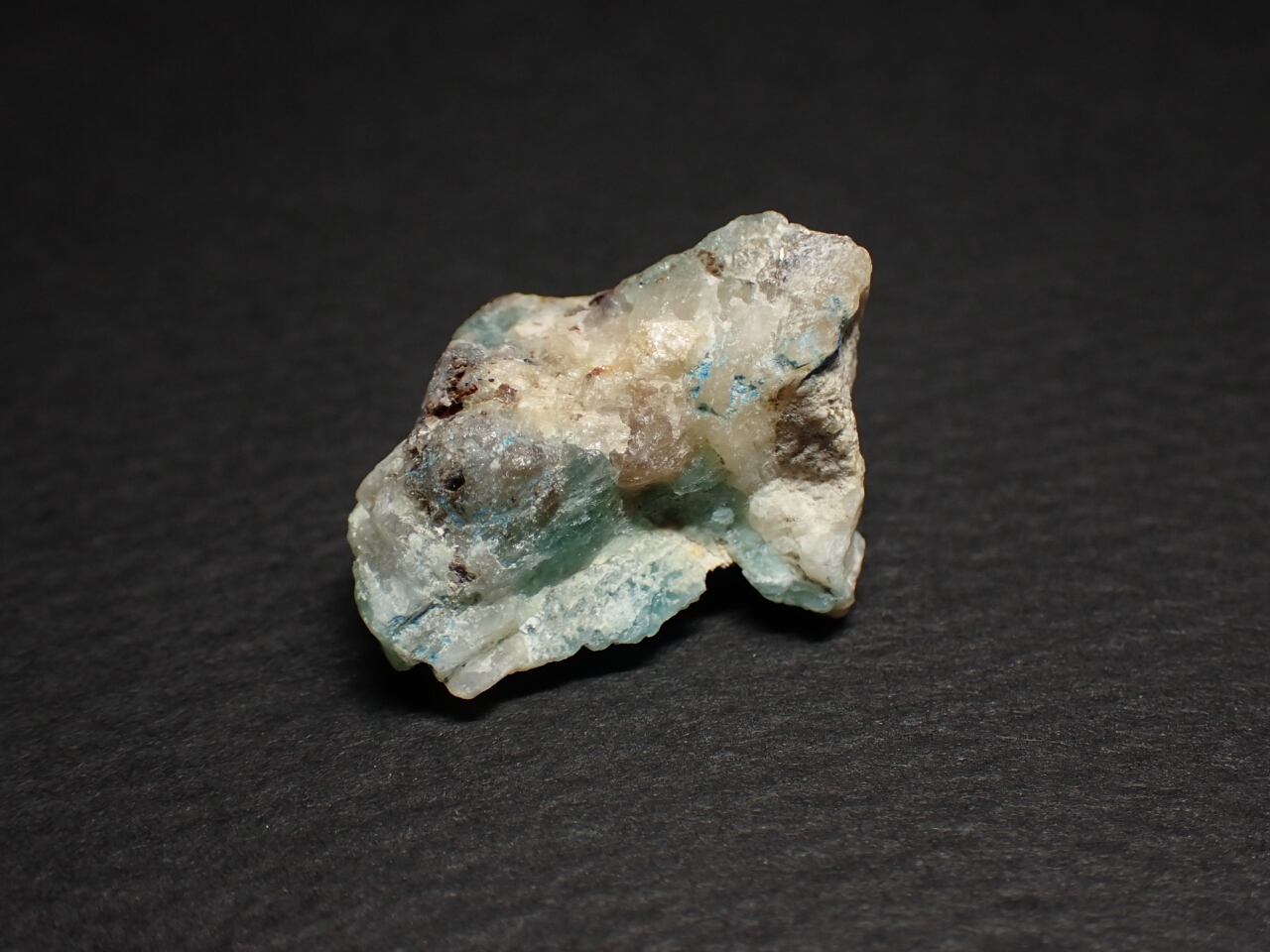 ブラジル産 エッチドアクアマリン(蝕像アクアマリン)/Etched