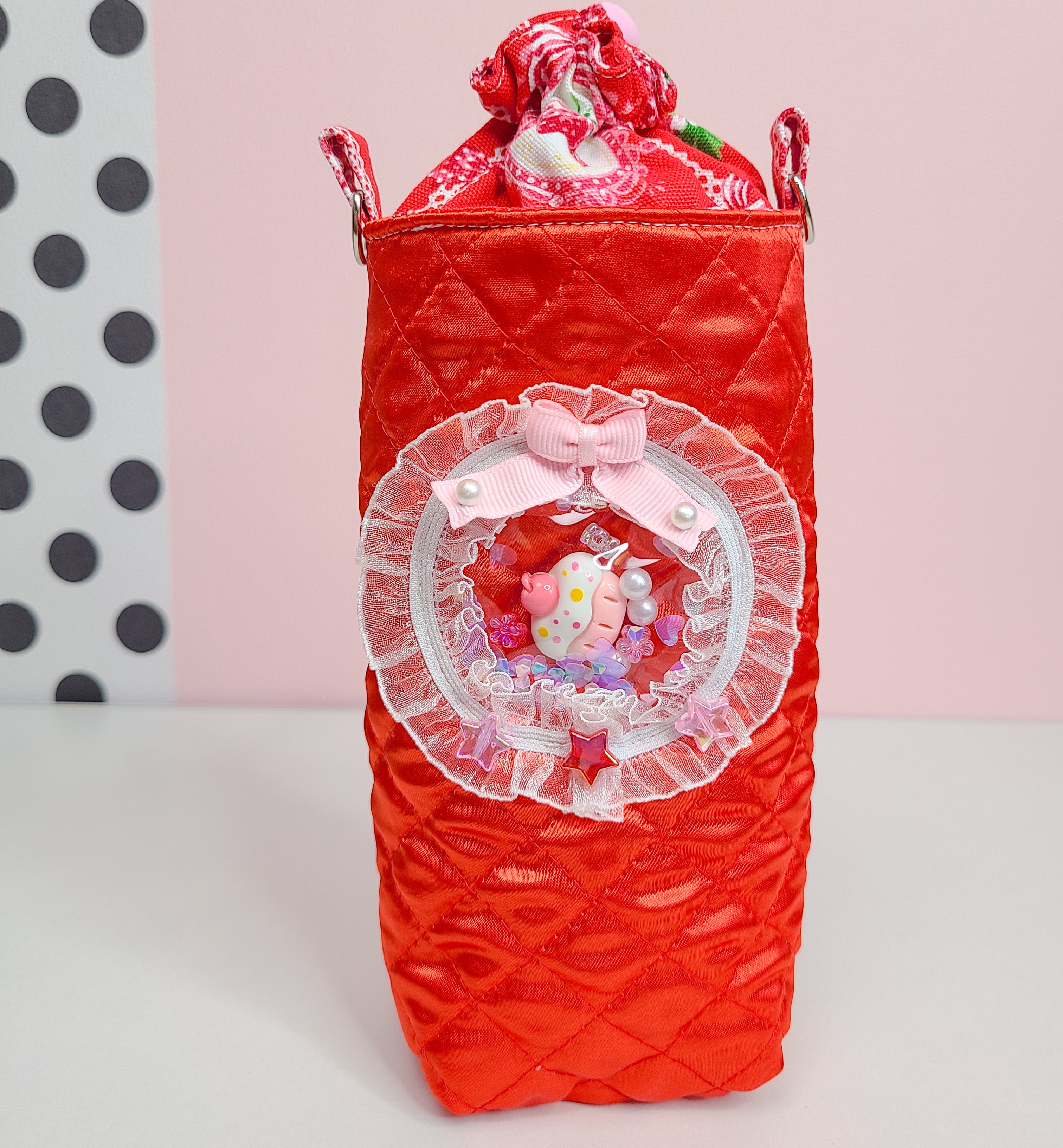 ペットボトルカバー　リバティカーラインローズ／レッド　ハンドメイド ペットボトルカバー リバティカーラインローズ／レッド ハンドメイド