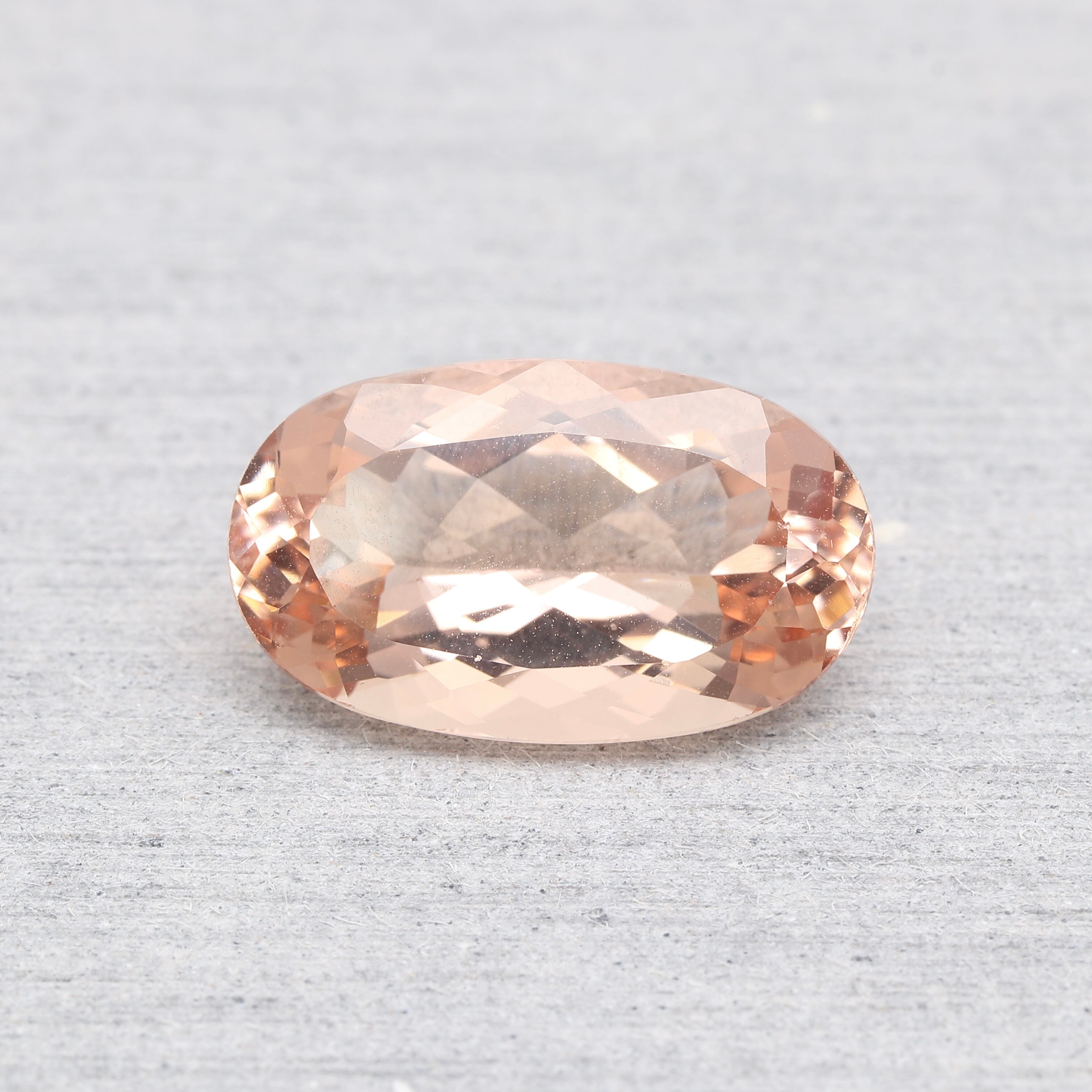 モルガナイト 5.63ct オーバル | 色石堂