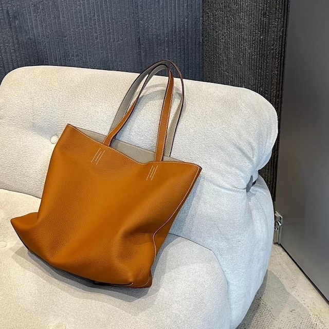 ペブルドレザー リバーシブルトートバッグ キャメル/トープベージュ BA00753 ペブルドレザー リバーシブルトートバッグ キャメル/トープベージュ BA00753