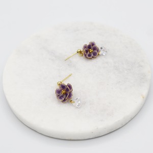 saintpauliaピアス