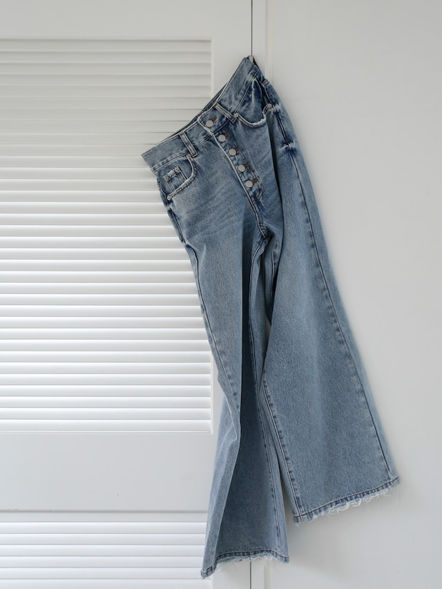 loose button-fly denim（light blue）