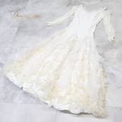 社交ダンス 衣装 スタンダードドレス ワンピース ドレス スタンダード 白 金 フリル レース パーティ 発表会 デモ 綺麗 かわいい レディース クロッチ 上品 ホワイト系 ゴールド系 女性用衣装 ダンス衣装 Mサイズ おしゃれ 軽やか ステージ衣装 大人向け