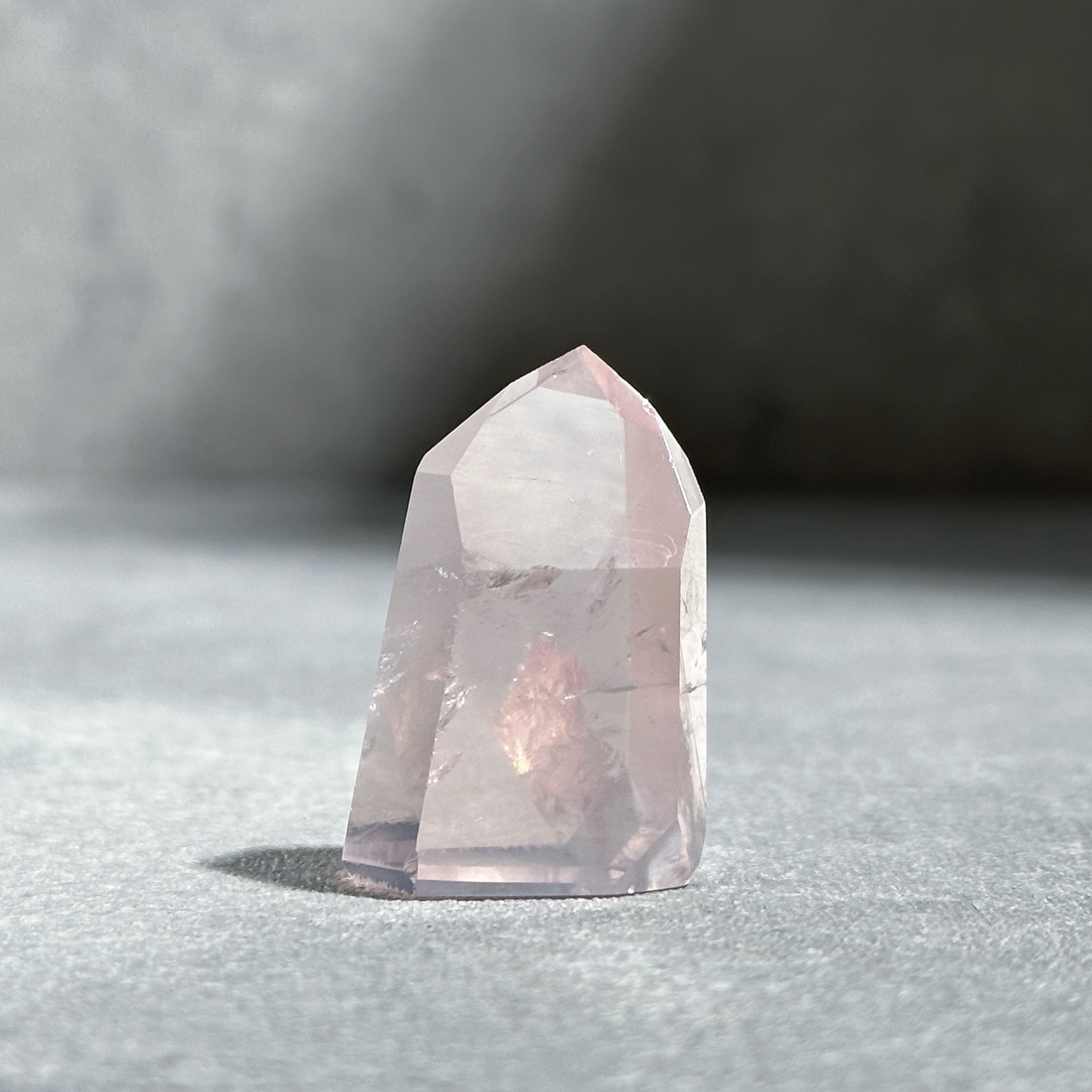 天然石　激レア　アイシーローズクォーツタワー 天然石 激レア アイシーローズクォーツタワー 【公式通販】