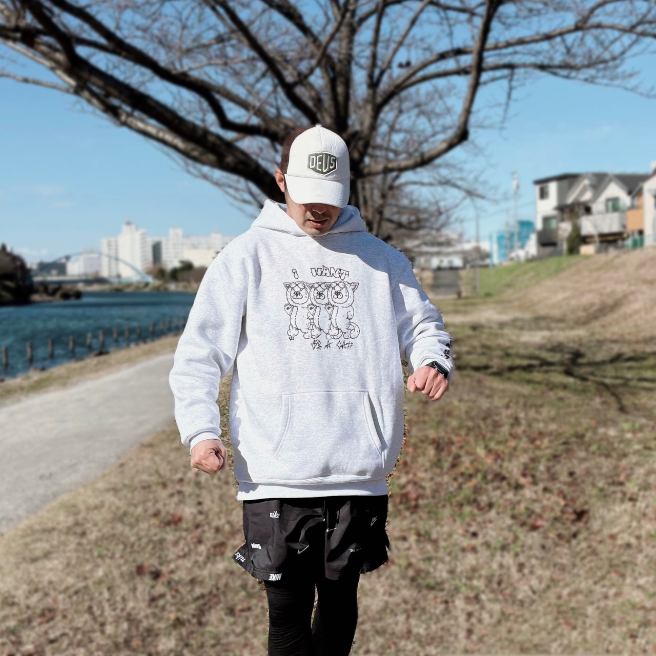 【無言のあいさつ。】ネコ好きの壁を壊す3匹のネコゆるだぼ プルパーカー - 4